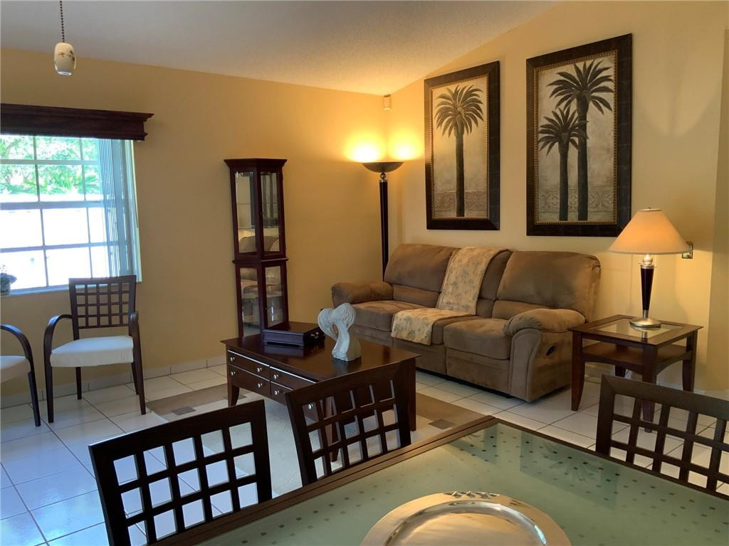 COUNTRY ISLES GARDEN HOME - Residential