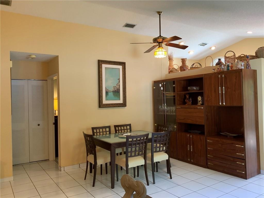 COUNTRY ISLES GARDEN HOME - Residential