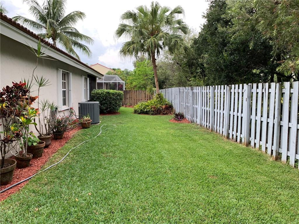 COUNTRY ISLES GARDEN HOME - Residential