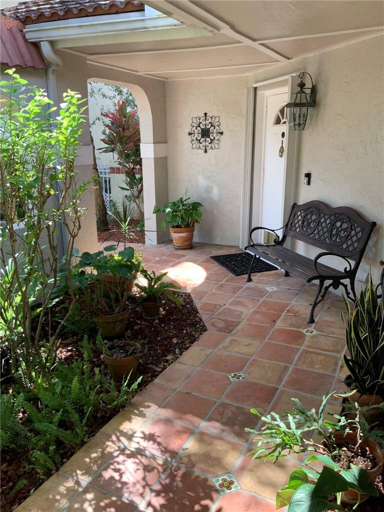 COUNTRY ISLES GARDEN HOME - Residential
