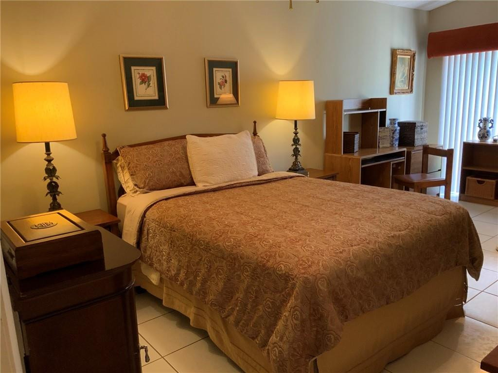 COUNTRY ISLES GARDEN HOME - Residential