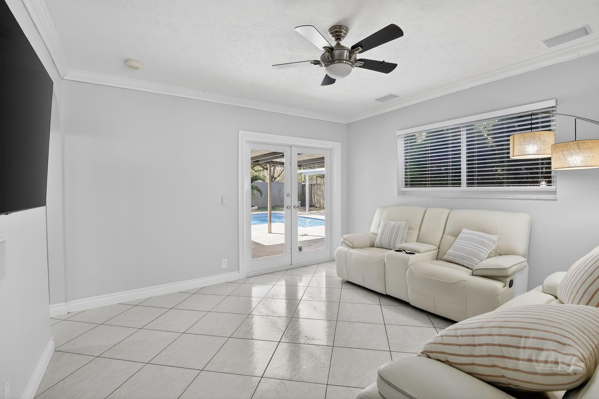 Beaumont 106-11 B - Residential
