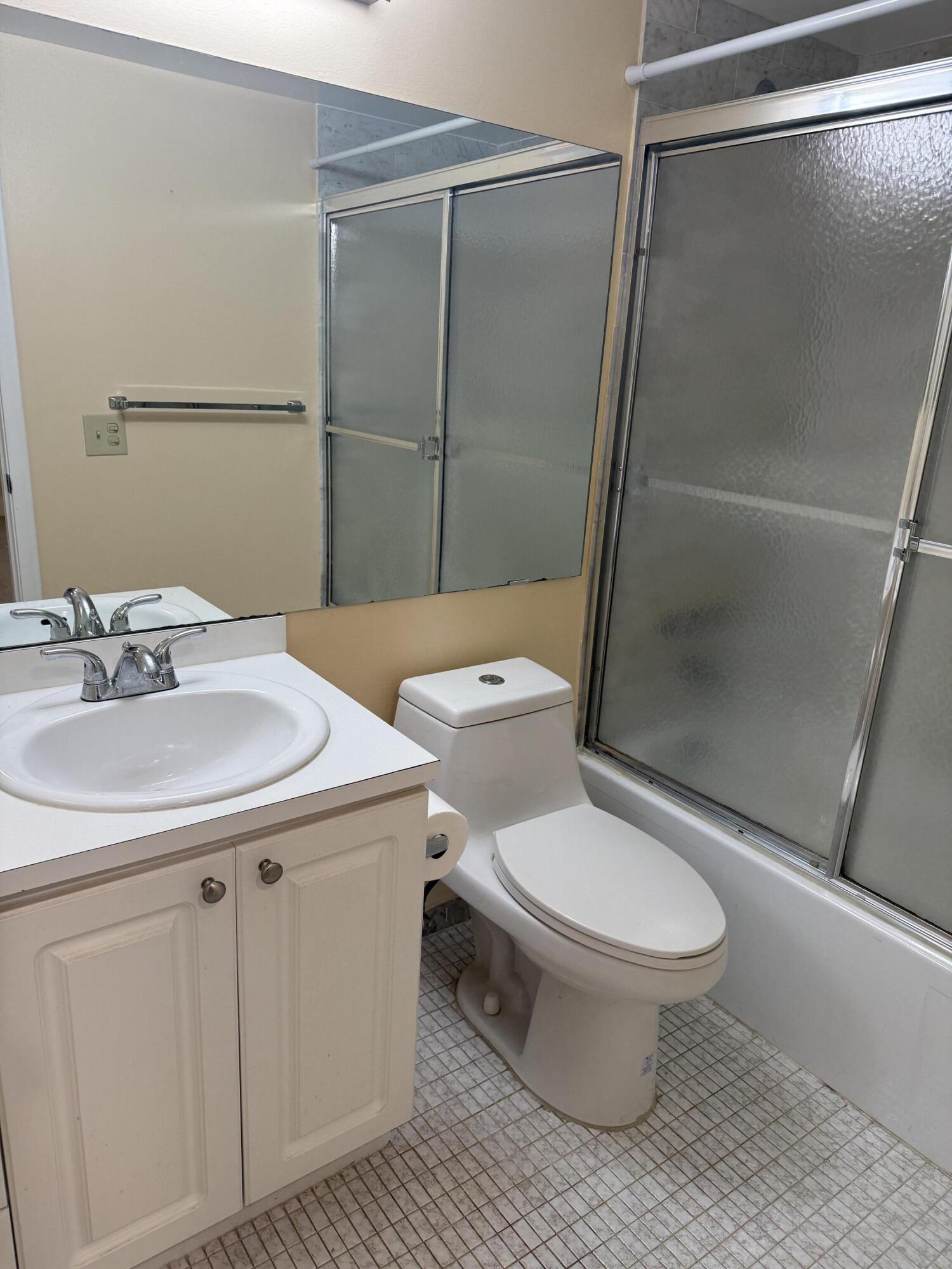 HOLLYBROOK GOLF AND - Residential