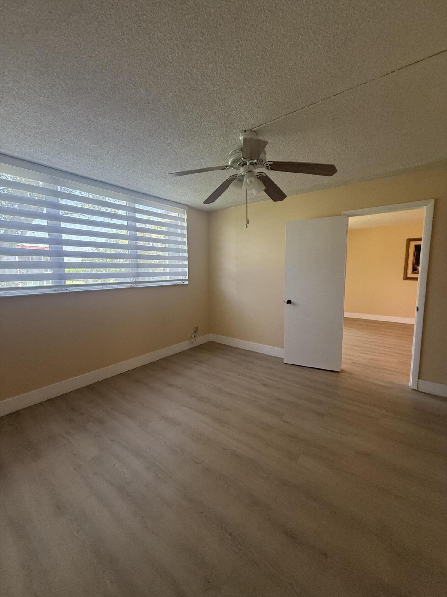 HOLLYBROOK GOLF AND - Residential