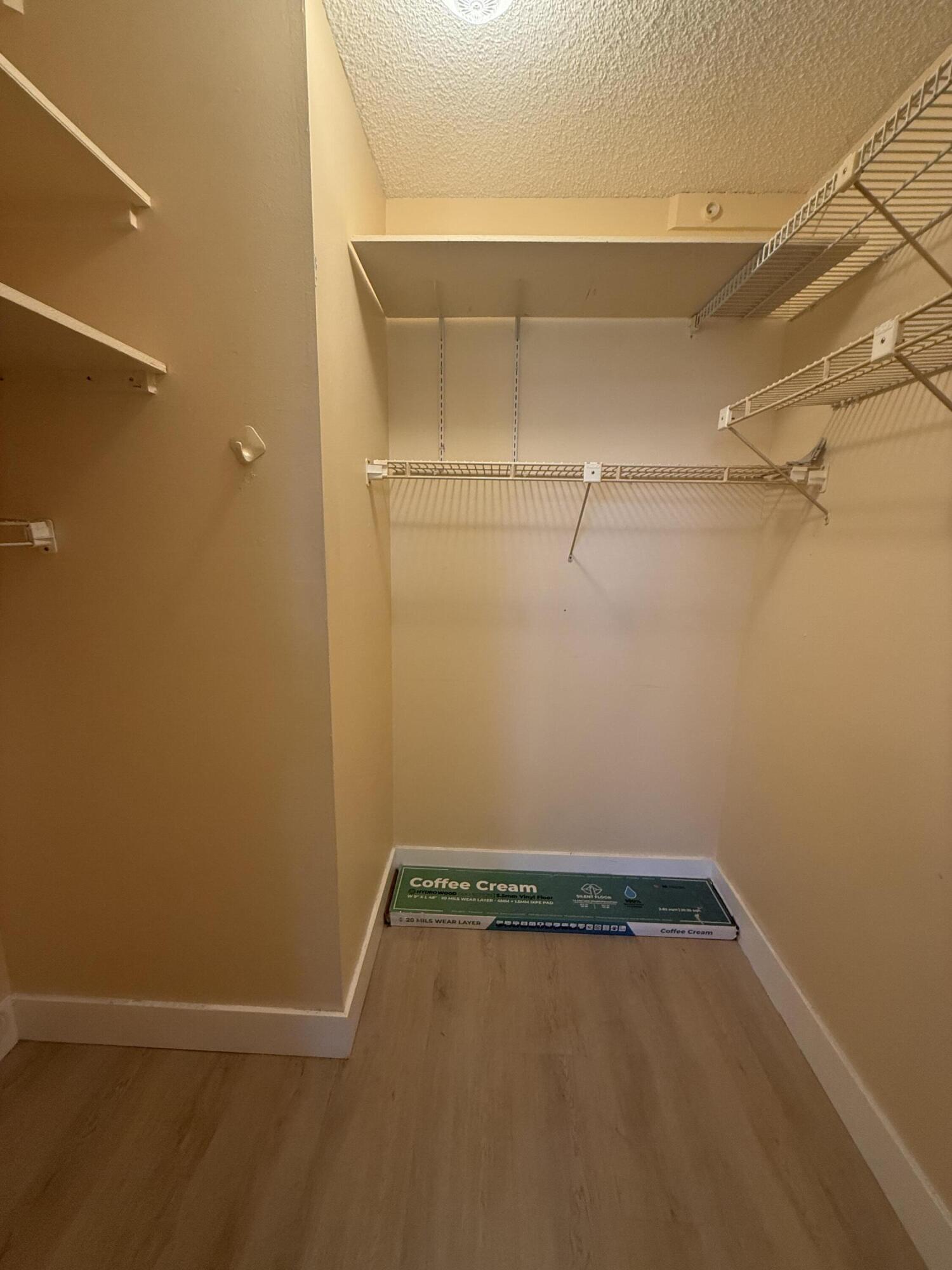 HOLLYBROOK GOLF AND - Residential