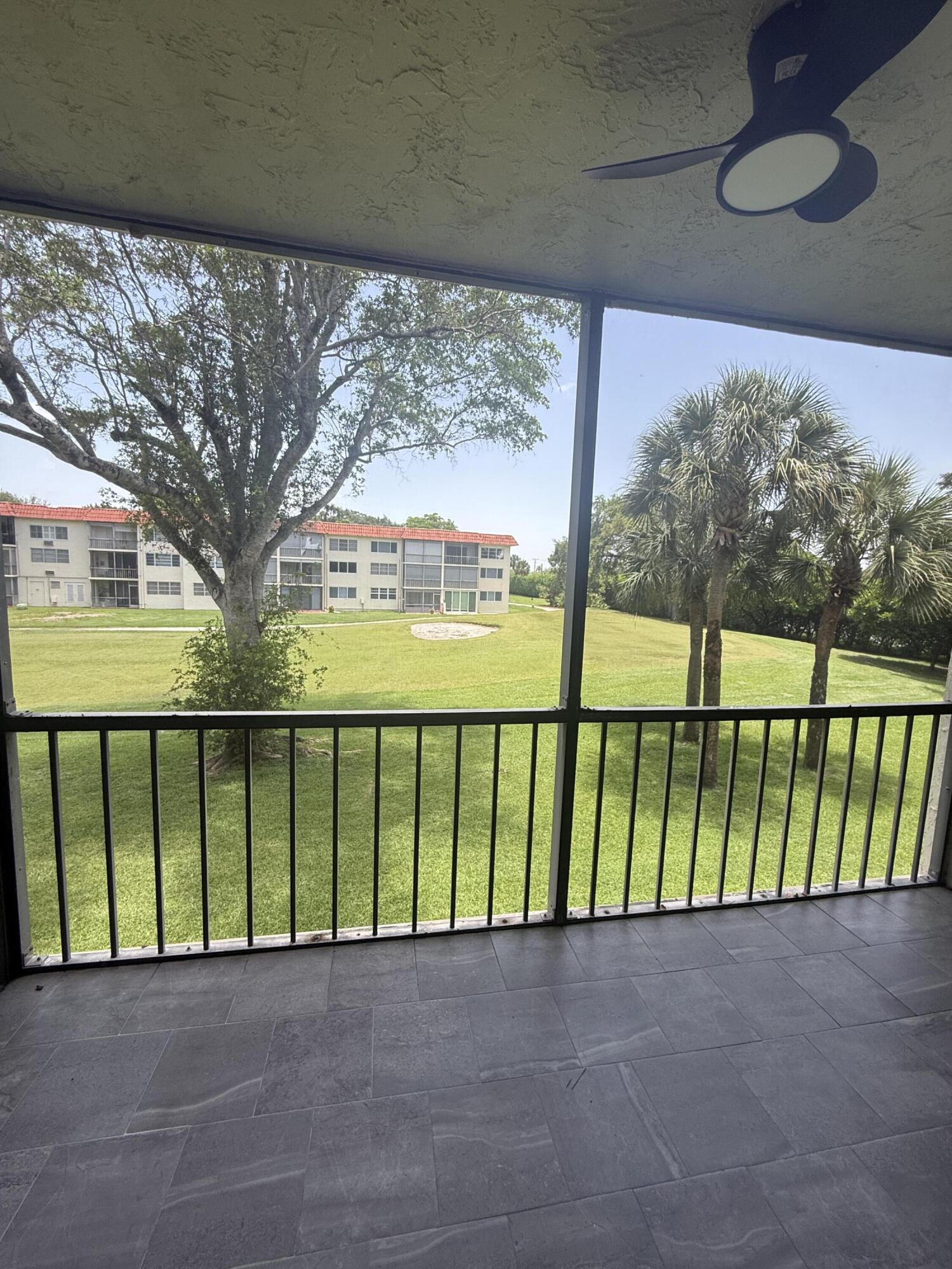 HOLLYBROOK GOLF AND - Residential
