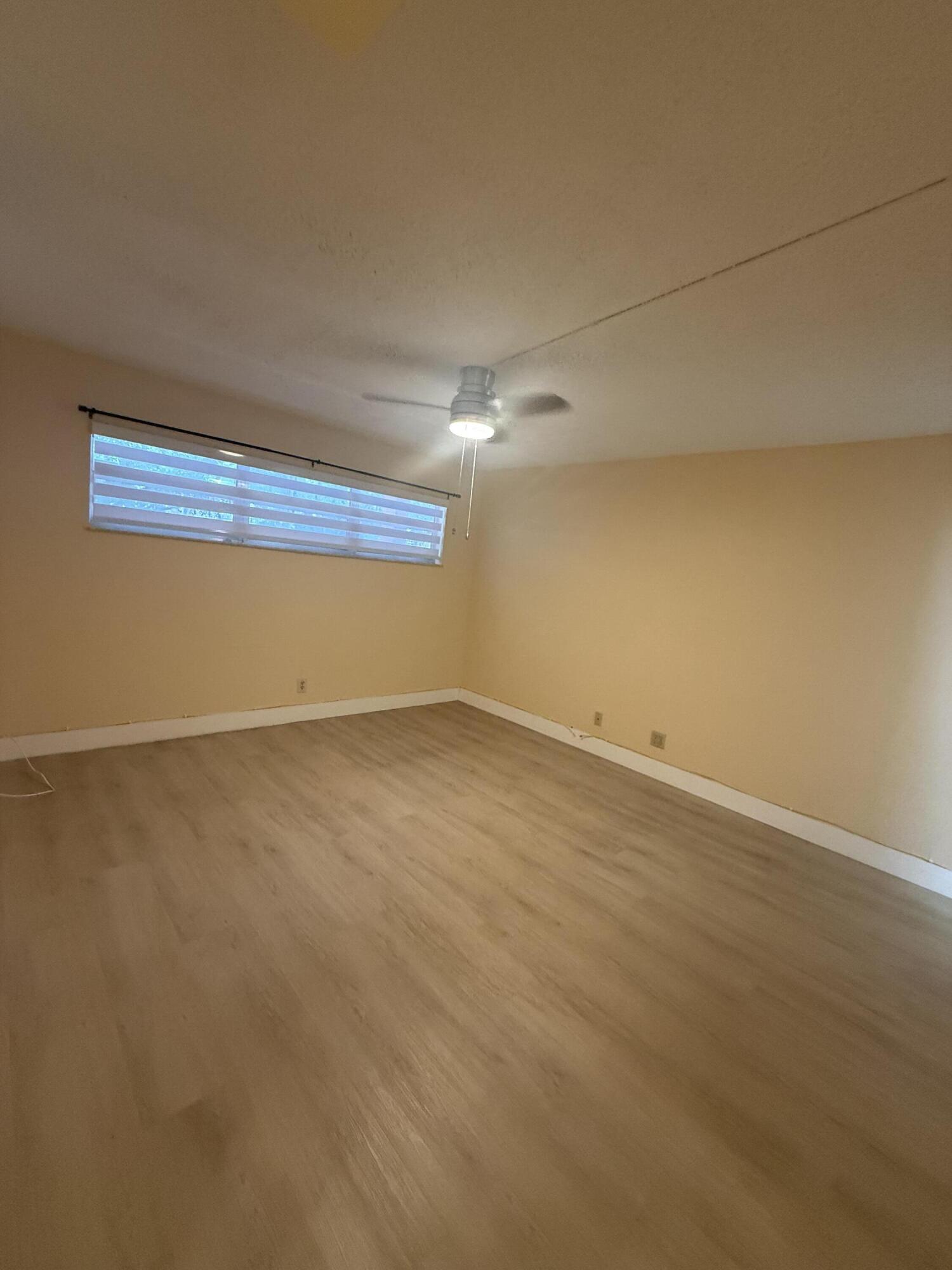 HOLLYBROOK GOLF AND - Residential