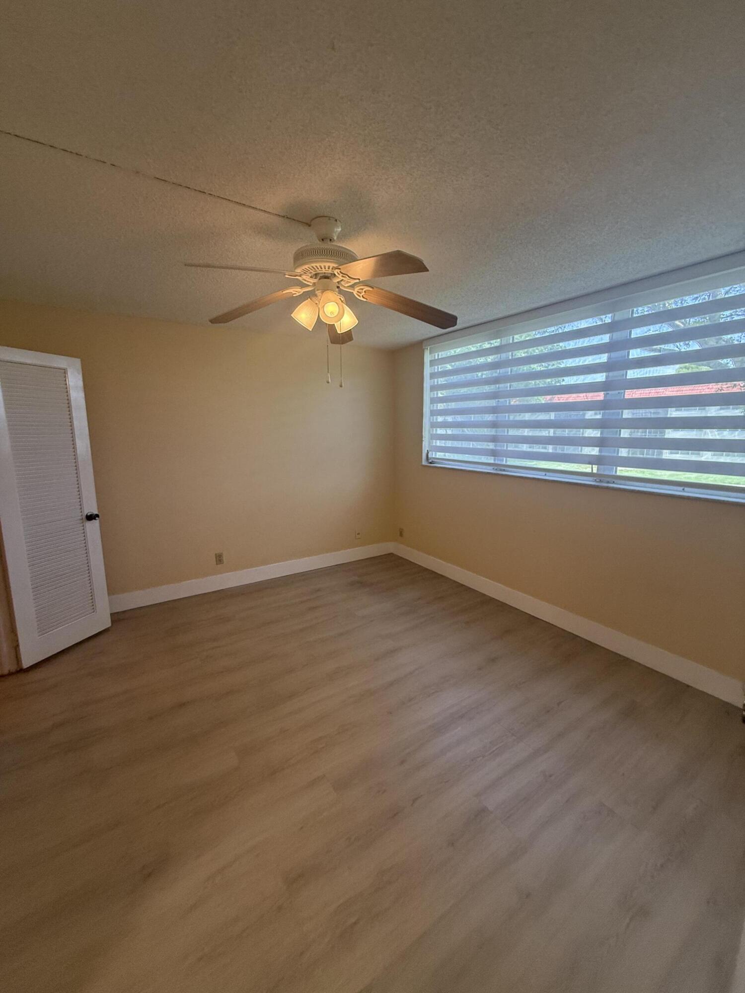 HOLLYBROOK GOLF AND - Residential