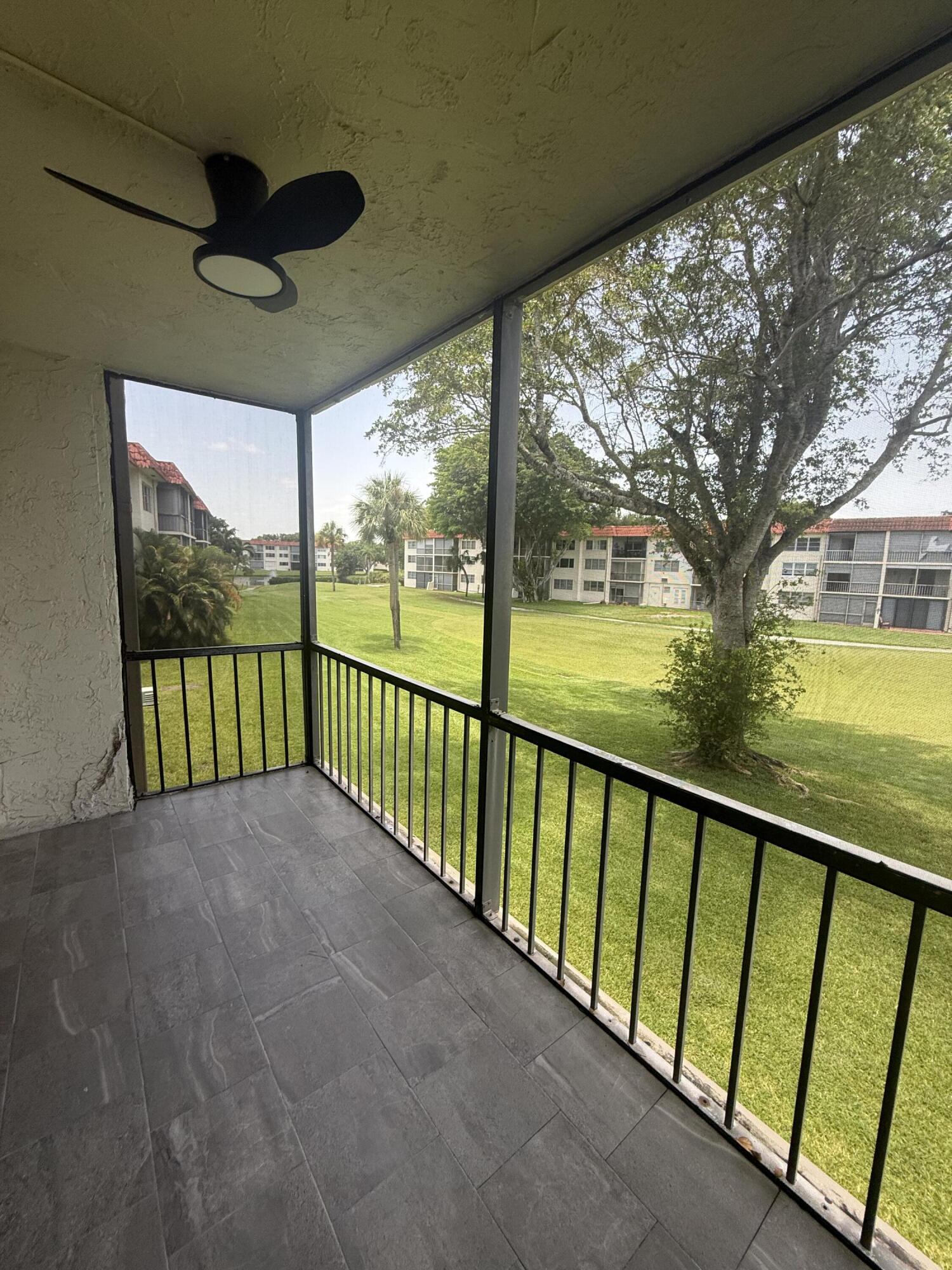 HOLLYBROOK GOLF AND - Residential