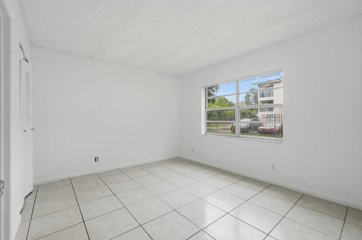 LAKEWOOD VILLAGE - Residential Lease