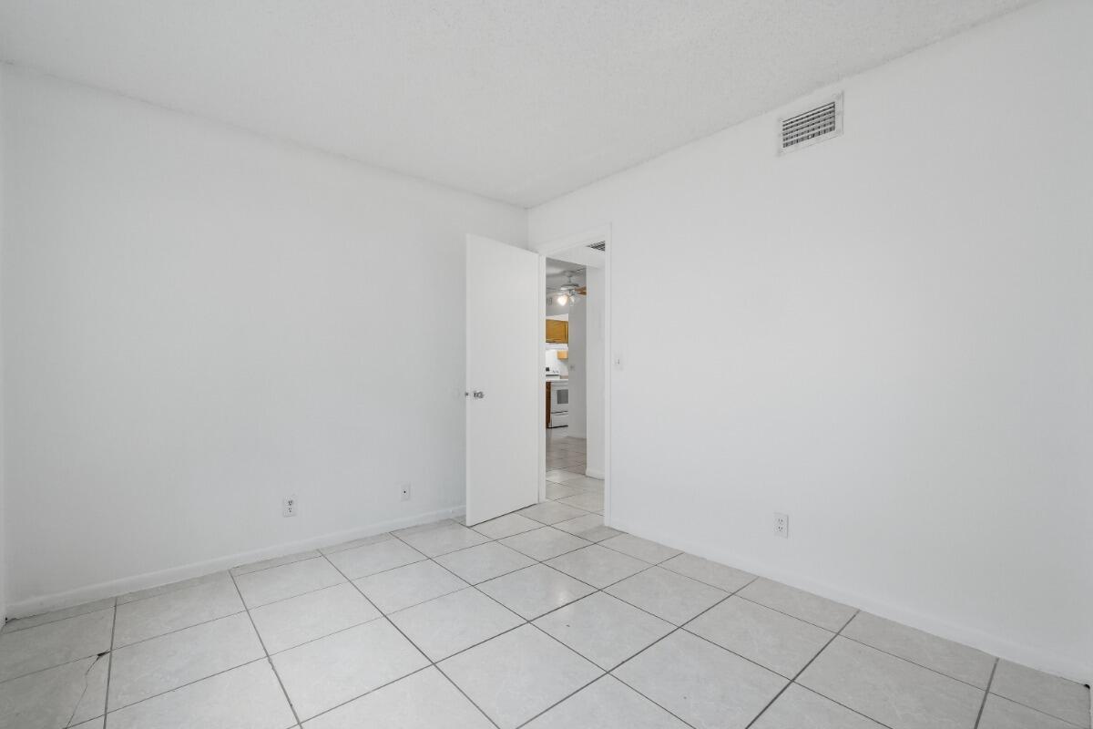 LAKEWOOD VILLAGE - Residential Lease
