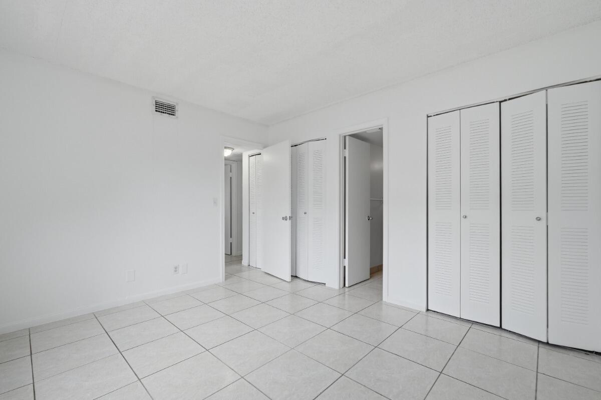 LAKEWOOD VILLAGE - Residential Lease