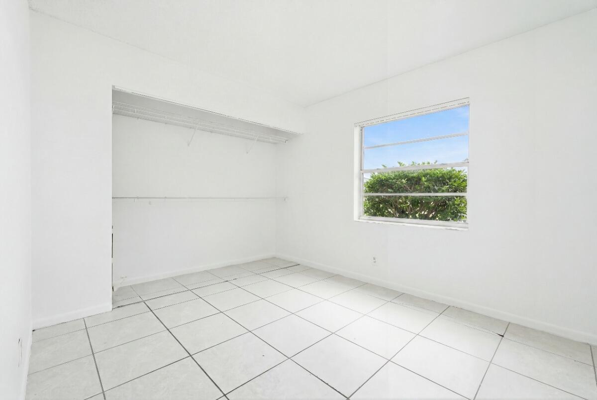 LAKEWOOD VILLAGE - Residential Lease