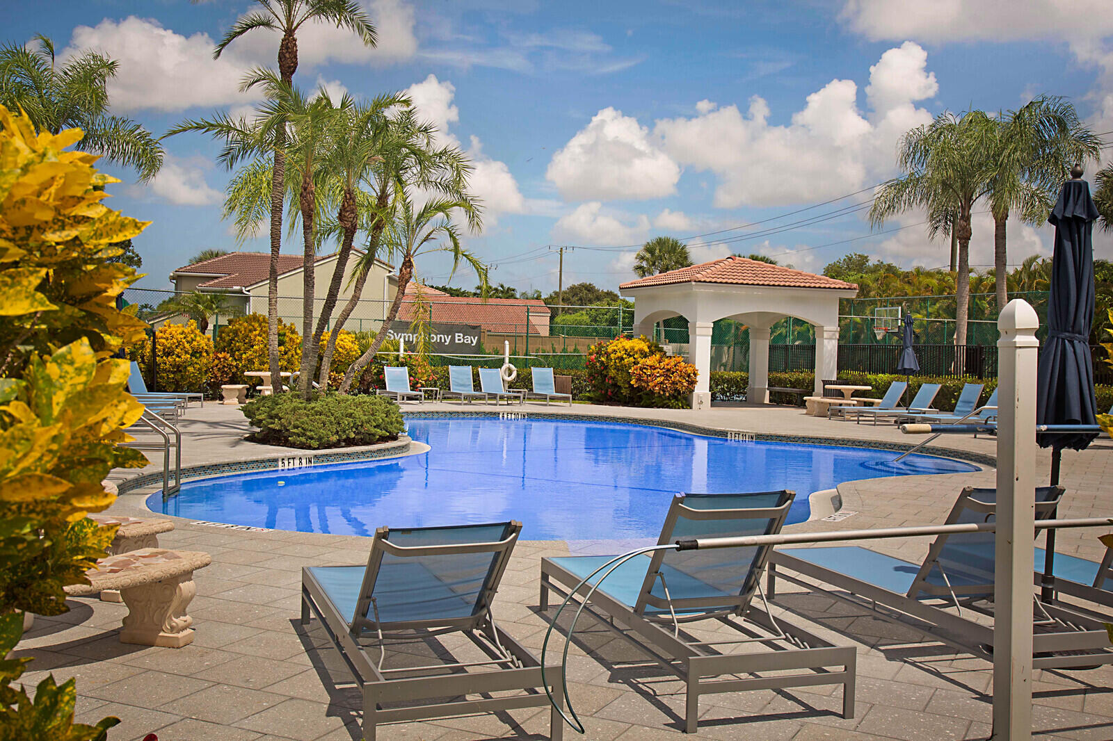 SYMPHONY BAY - Residential Lease