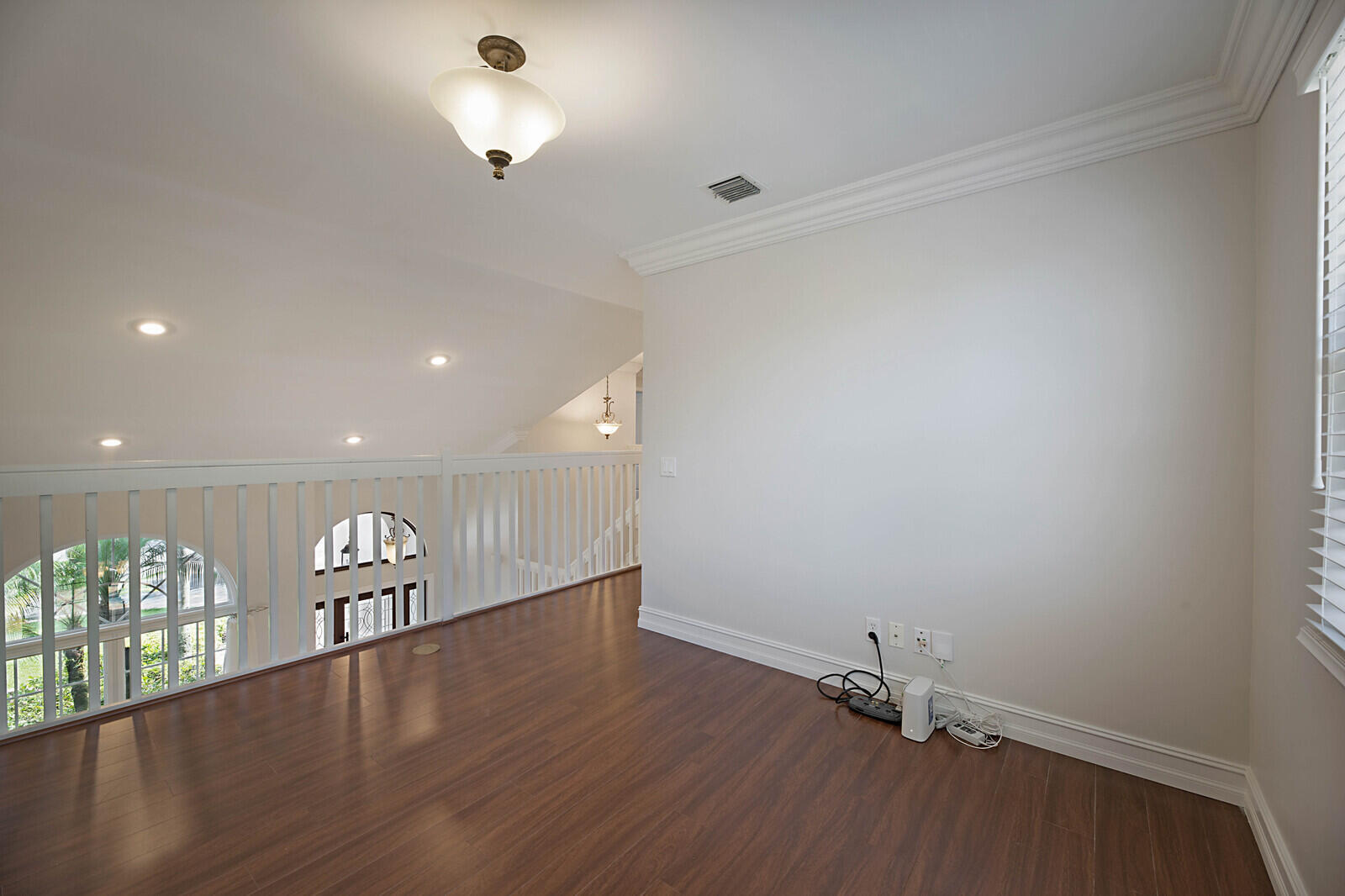 SYMPHONY BAY - Residential Lease