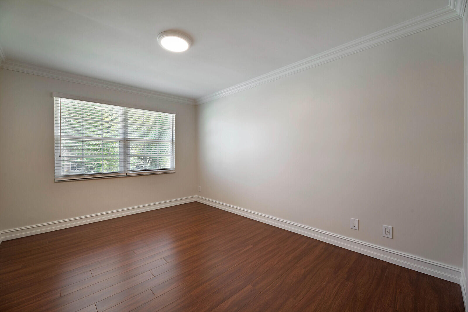 SYMPHONY BAY - Residential Lease