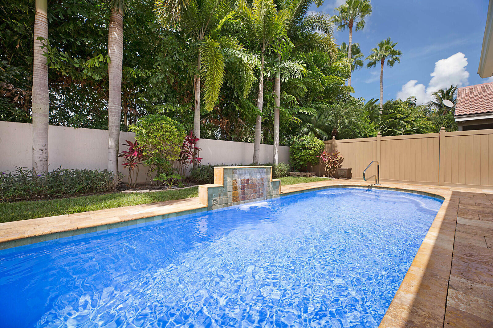SYMPHONY BAY - Residential Lease