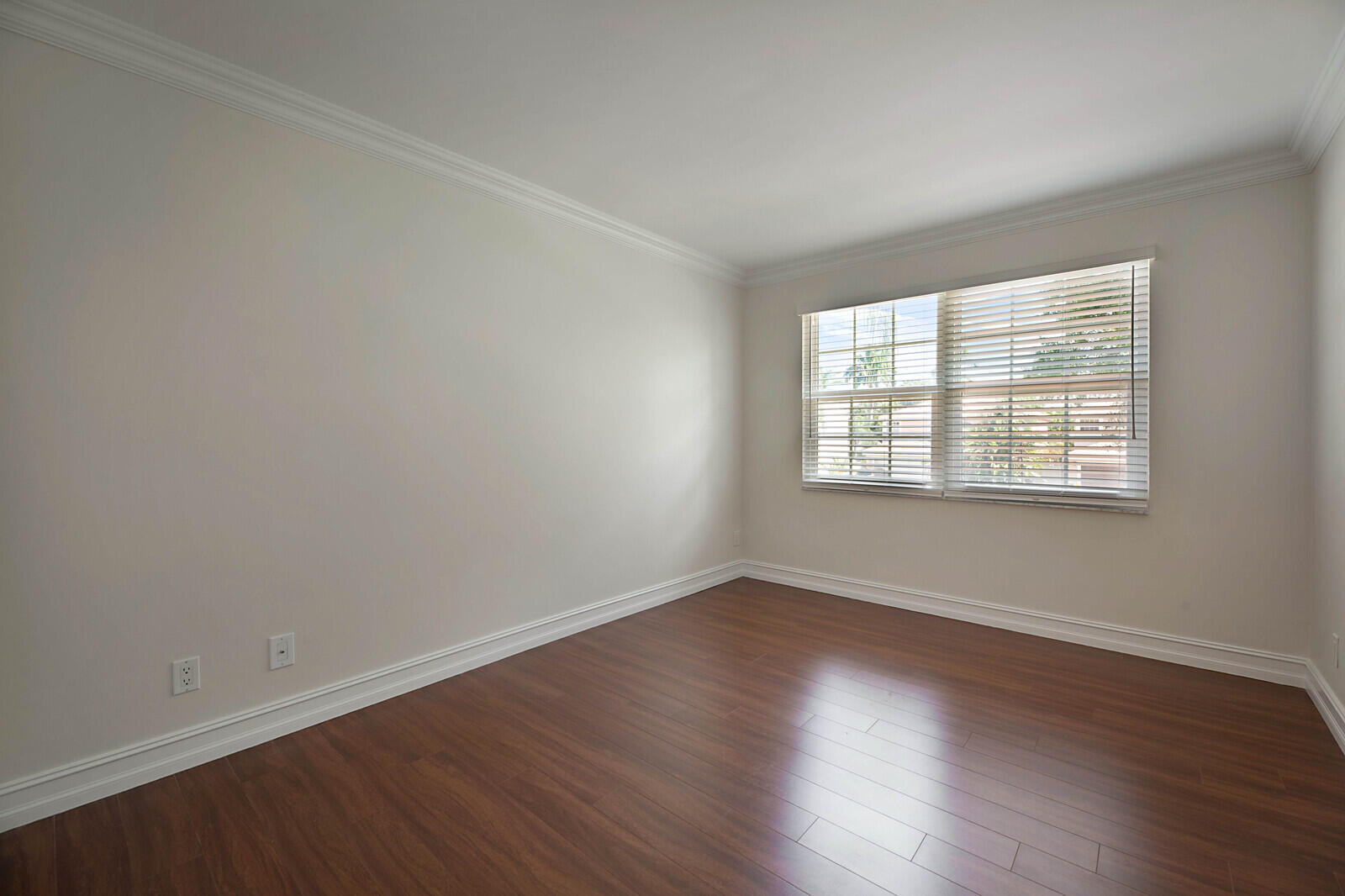 SYMPHONY BAY - Residential Lease