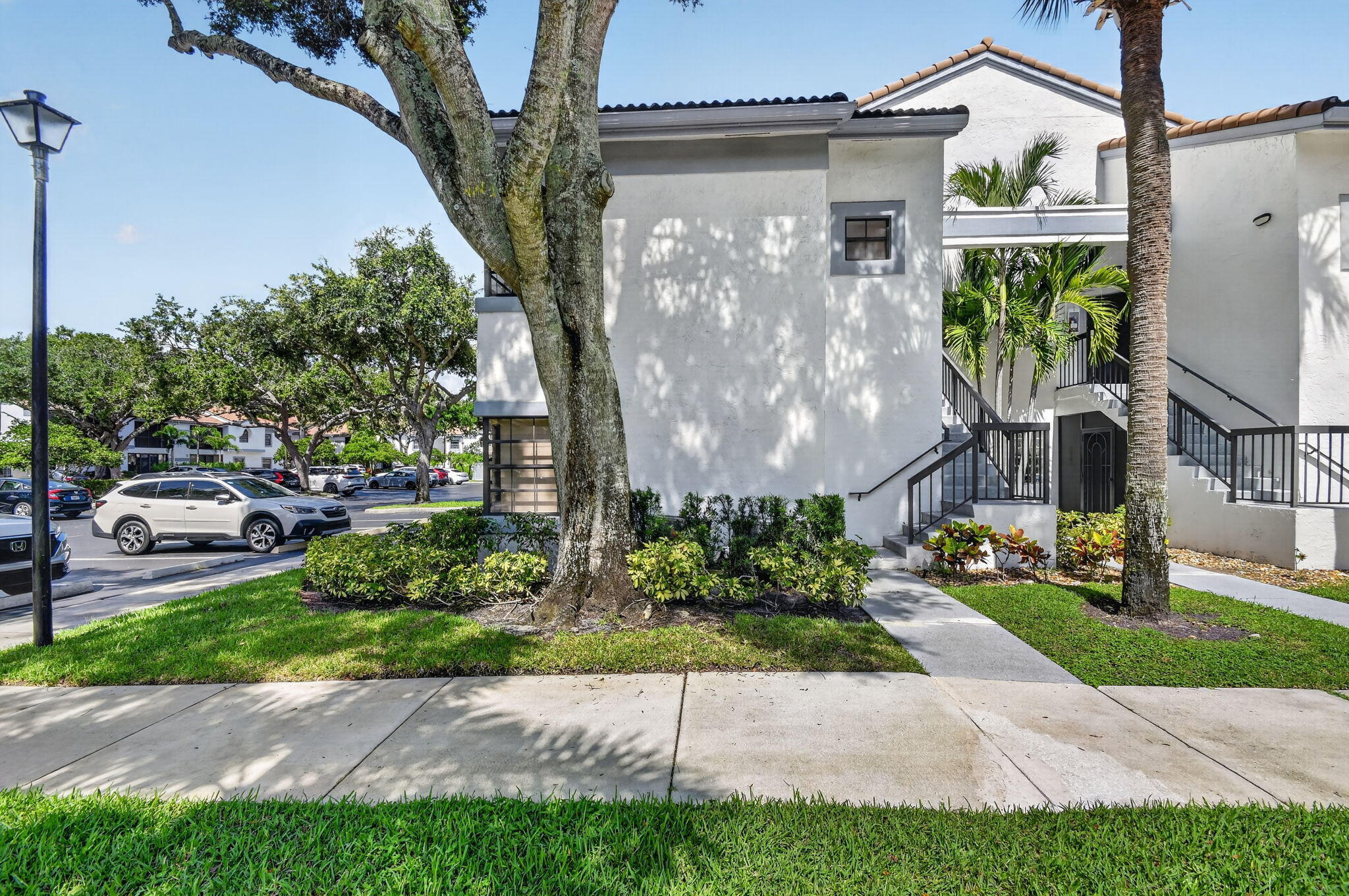 ALEXANDRA VILLAGE CONDO - Residential Lease