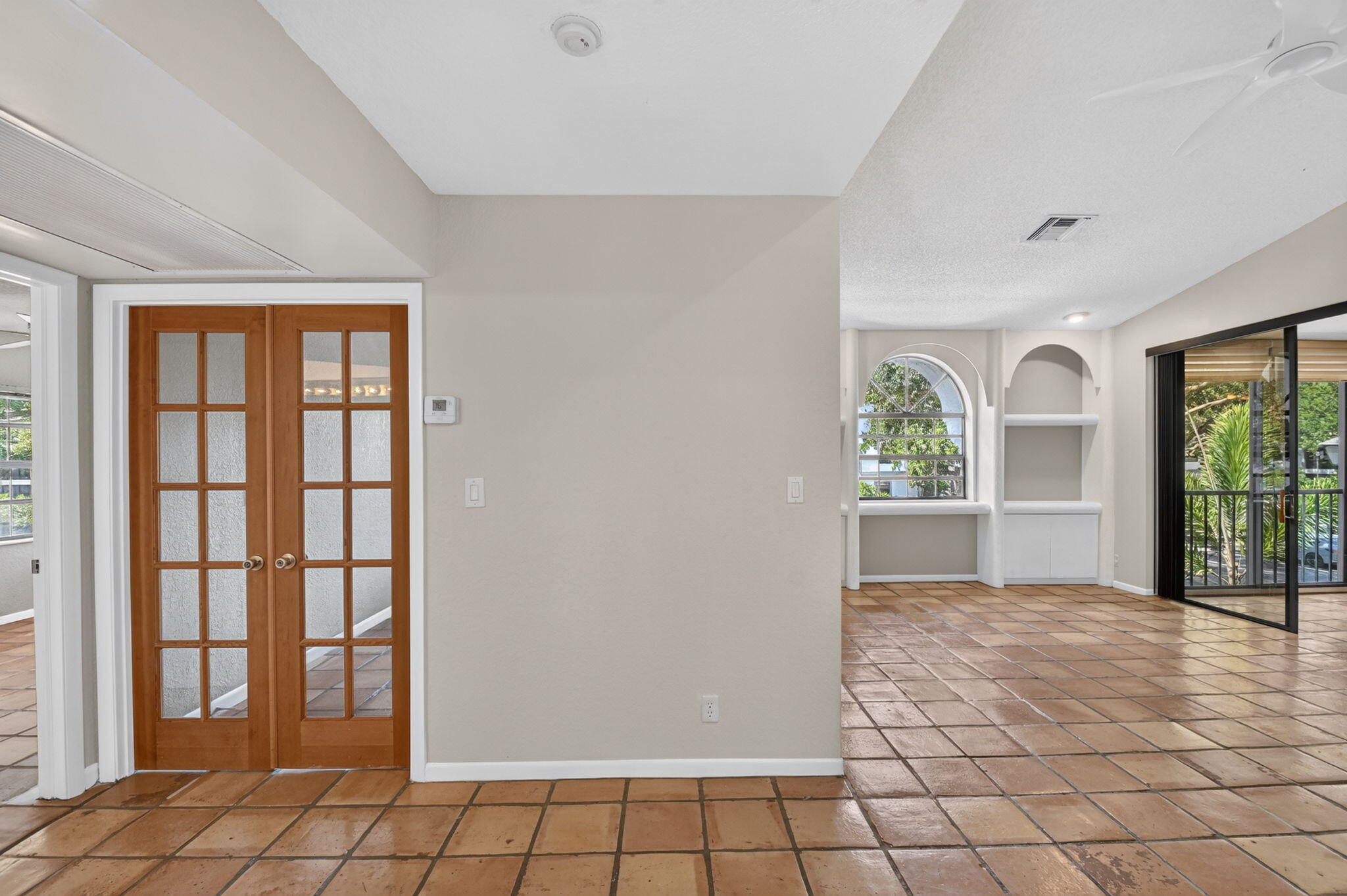 ALEXANDRA VILLAGE CONDO - Residential Lease