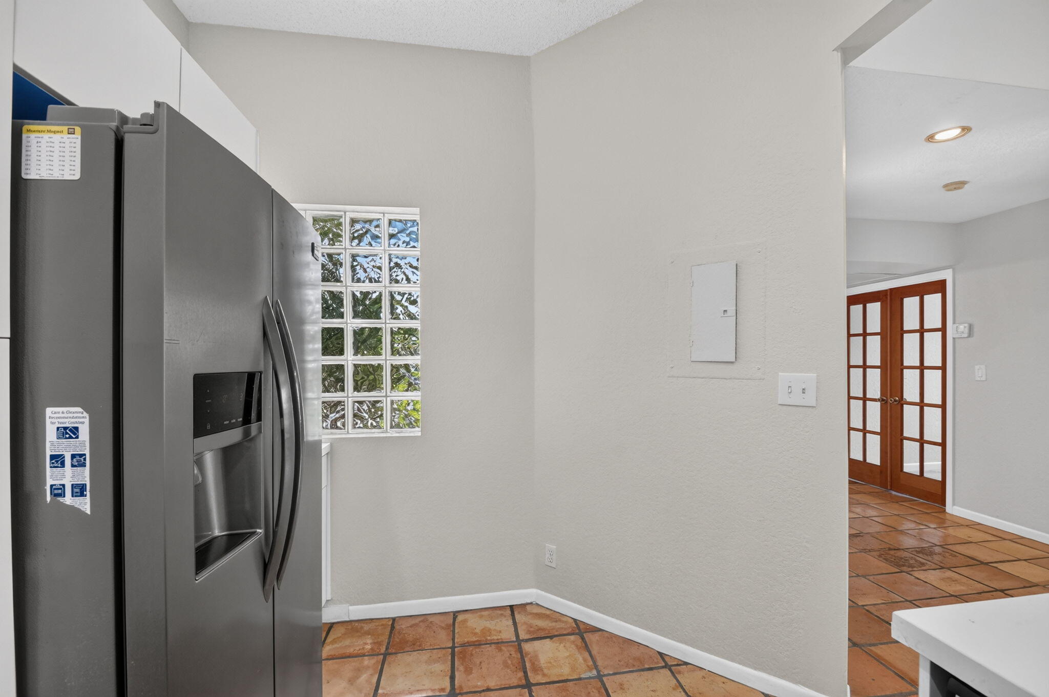 ALEXANDRA VILLAGE CONDO - Residential Lease