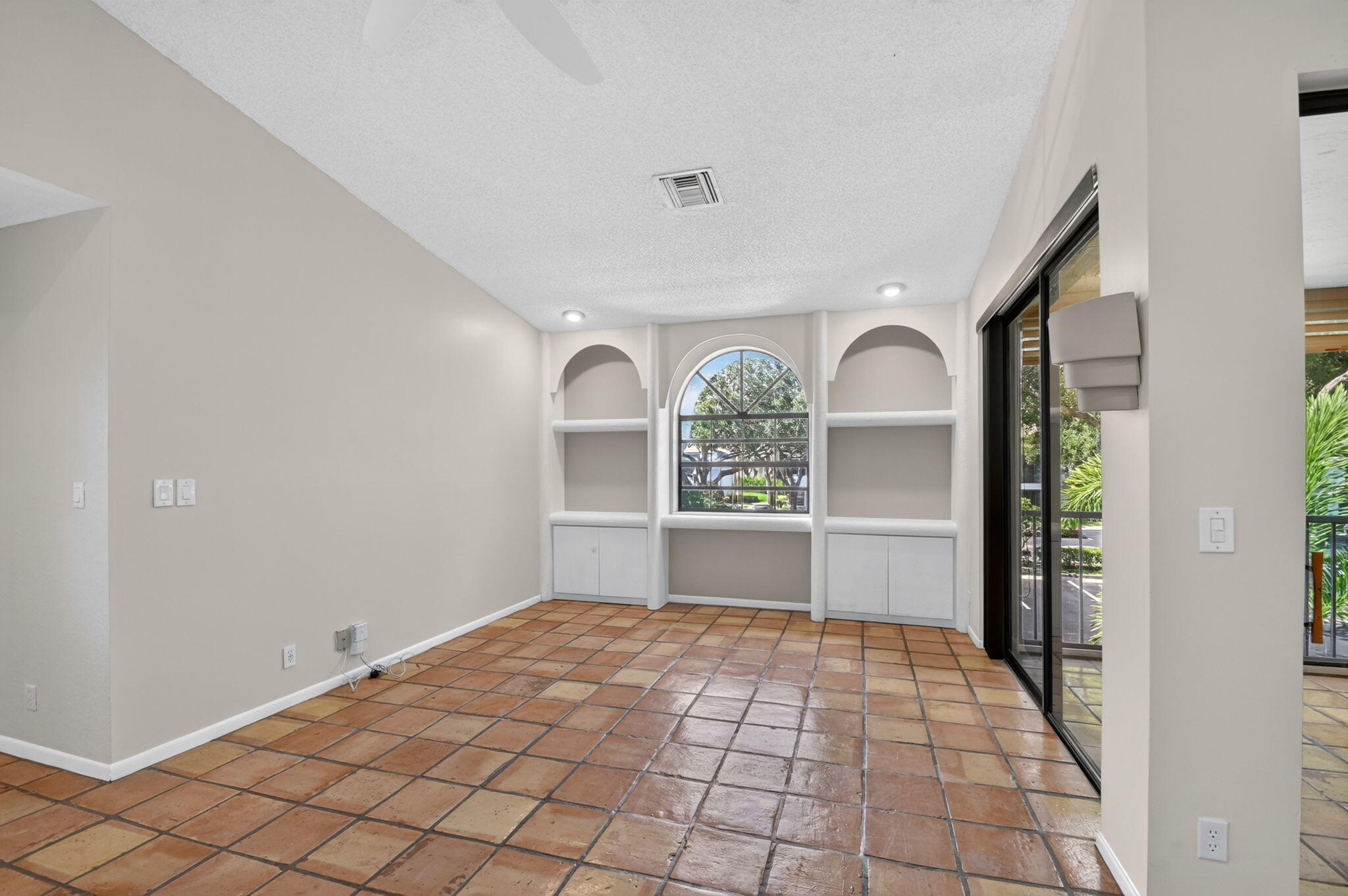 ALEXANDRA VILLAGE CONDO - Residential Lease