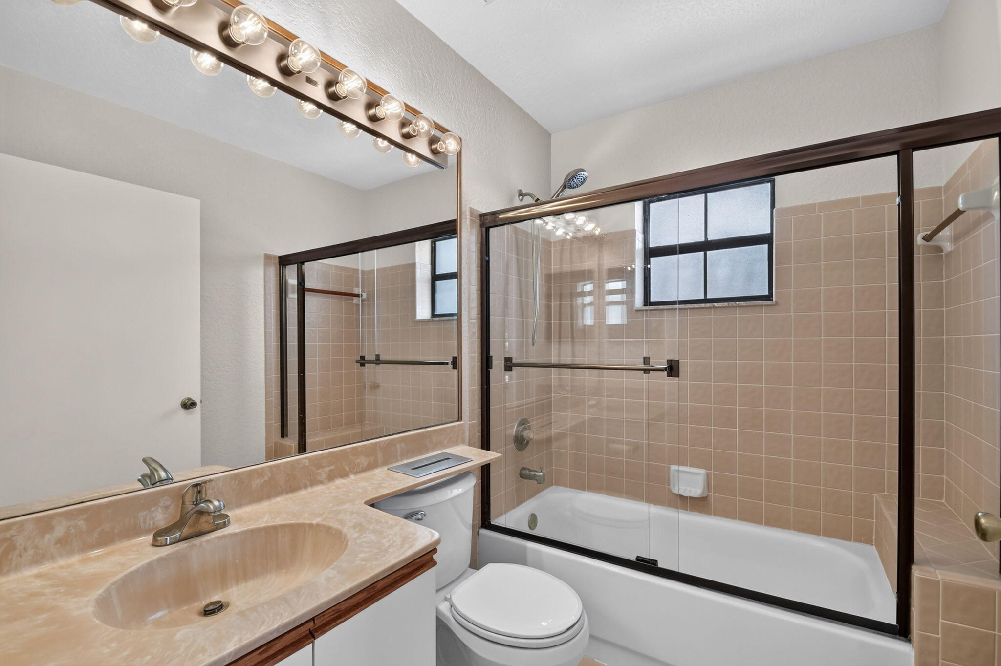 ALEXANDRA VILLAGE CONDO - Residential Lease