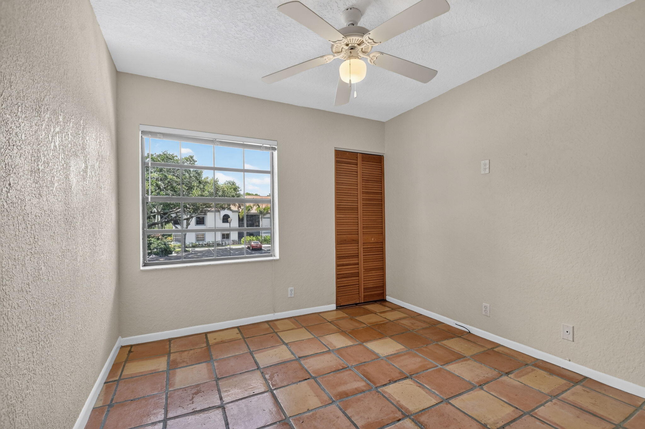 ALEXANDRA VILLAGE CONDO - Residential Lease