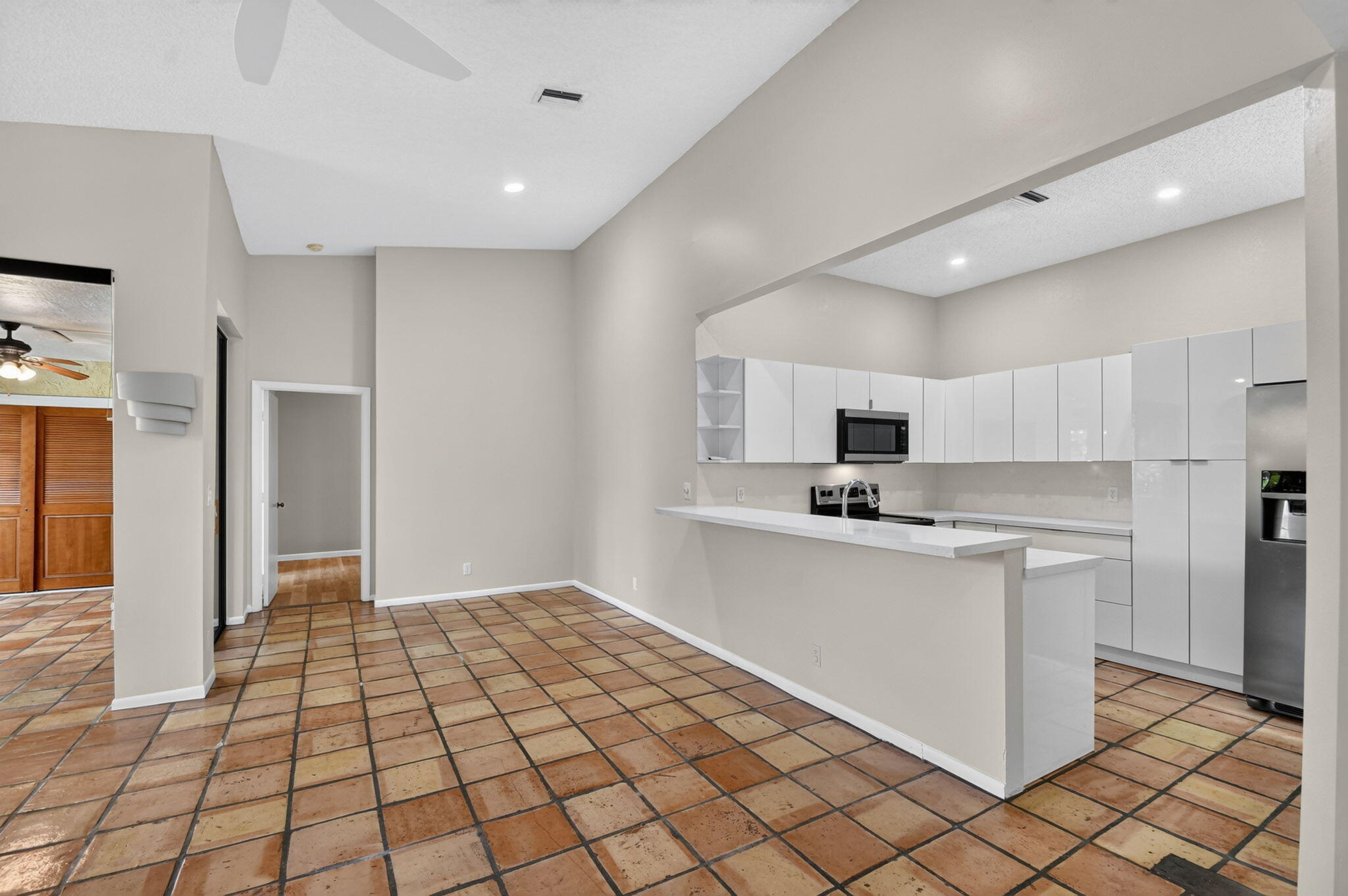 ALEXANDRA VILLAGE CONDO - Residential Lease