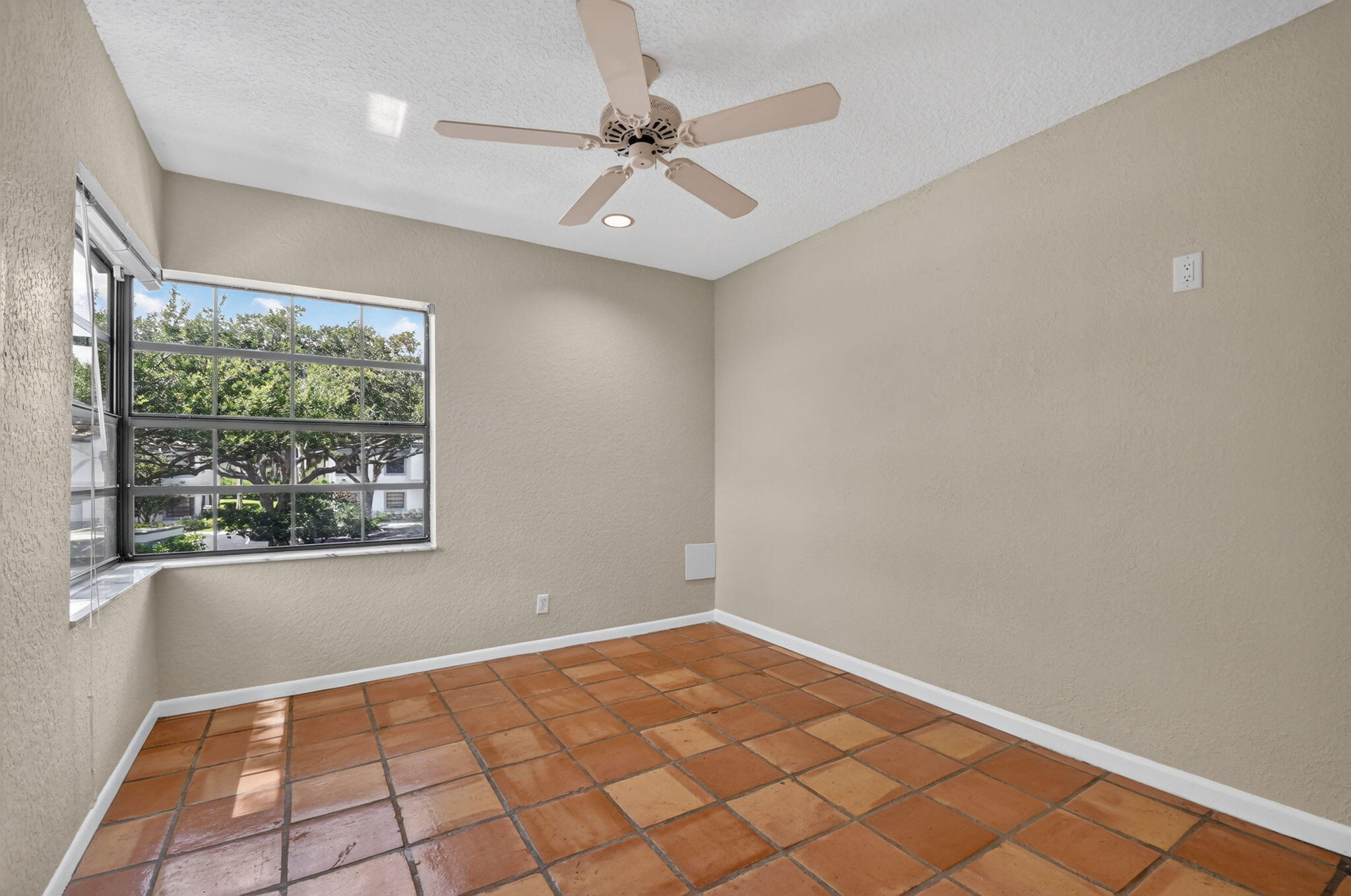 ALEXANDRA VILLAGE CONDO - Residential Lease