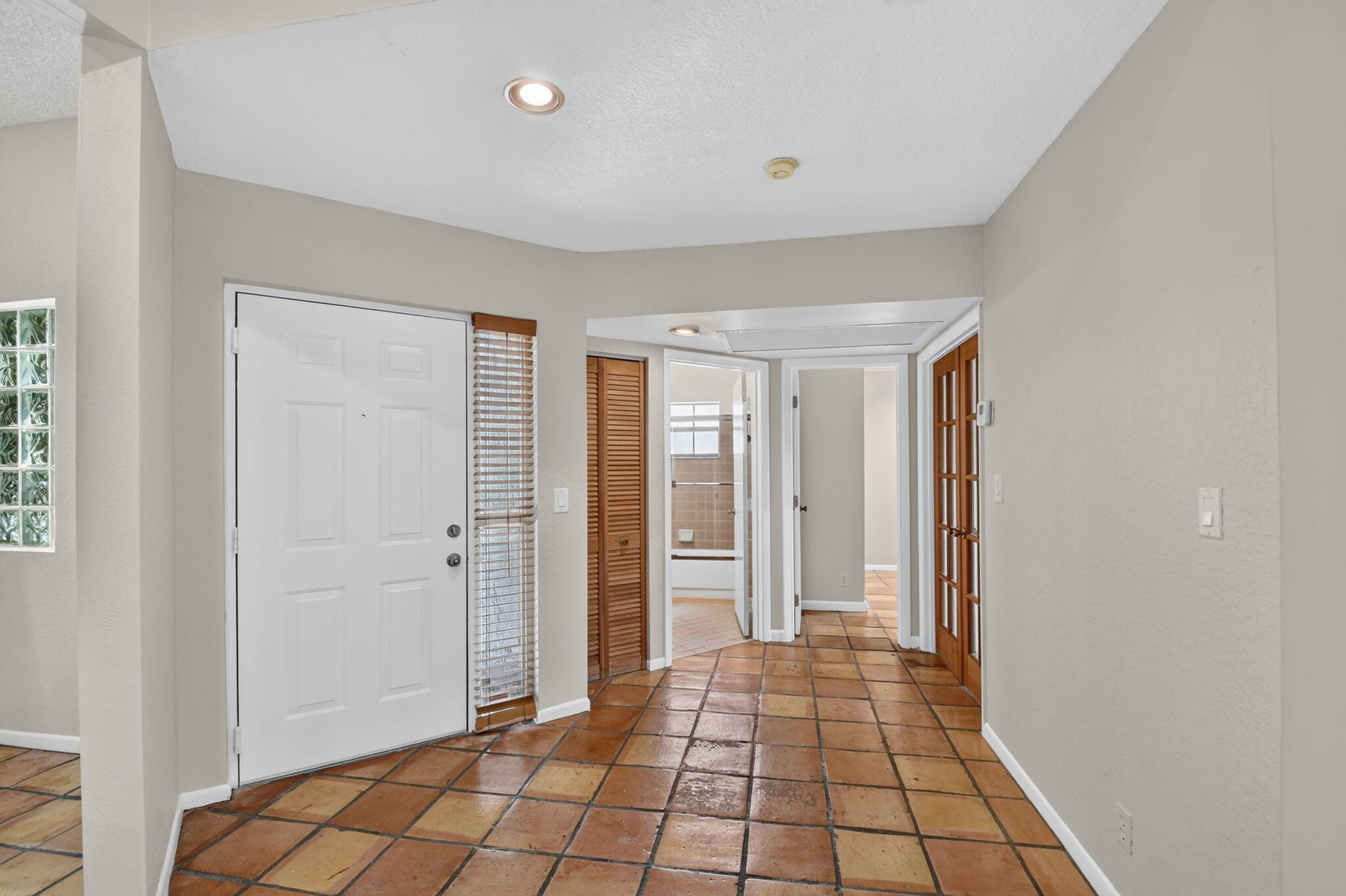 ALEXANDRA VILLAGE CONDO - Residential Lease