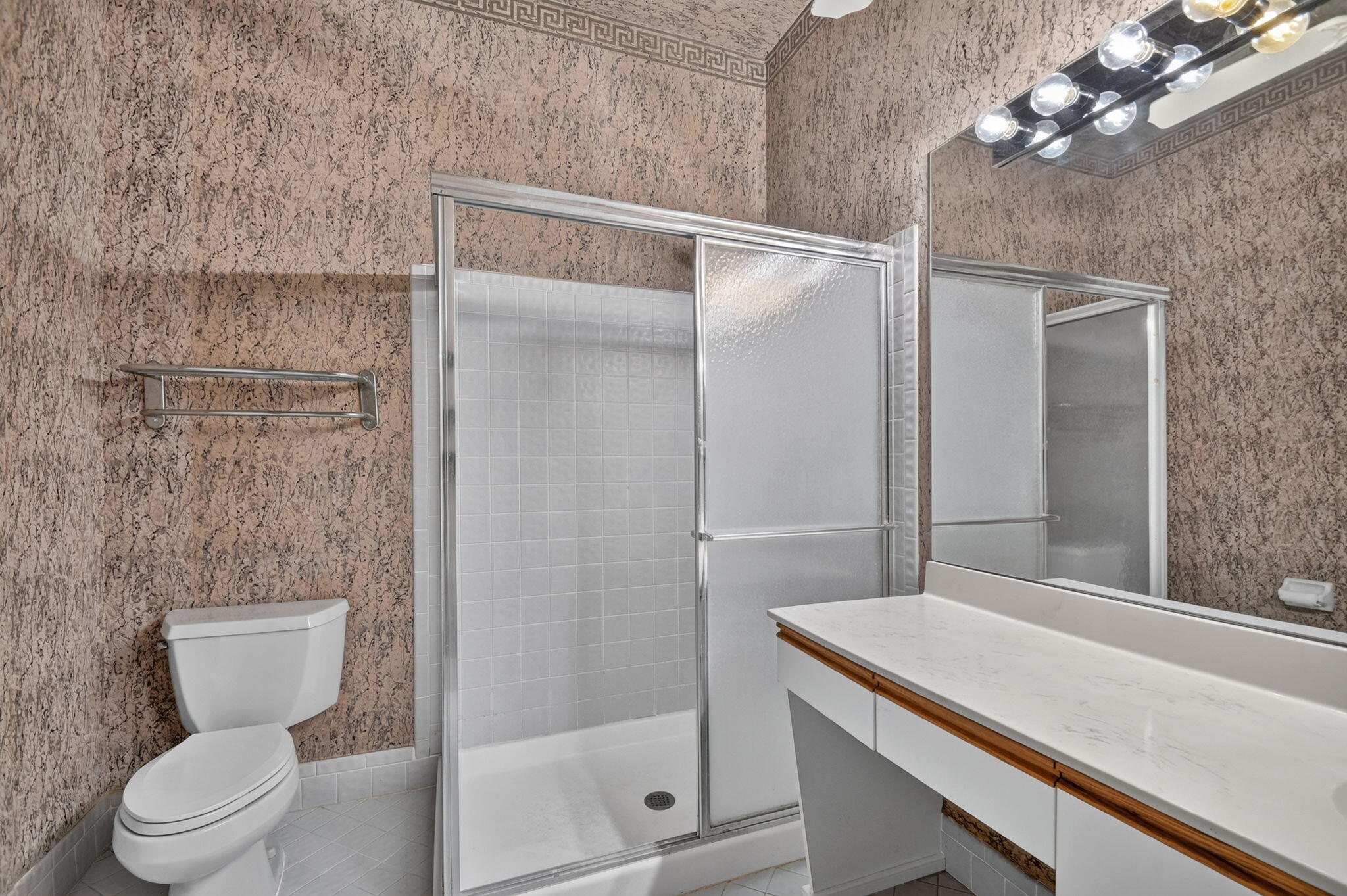 ALEXANDRA VILLAGE CONDO - Residential Lease