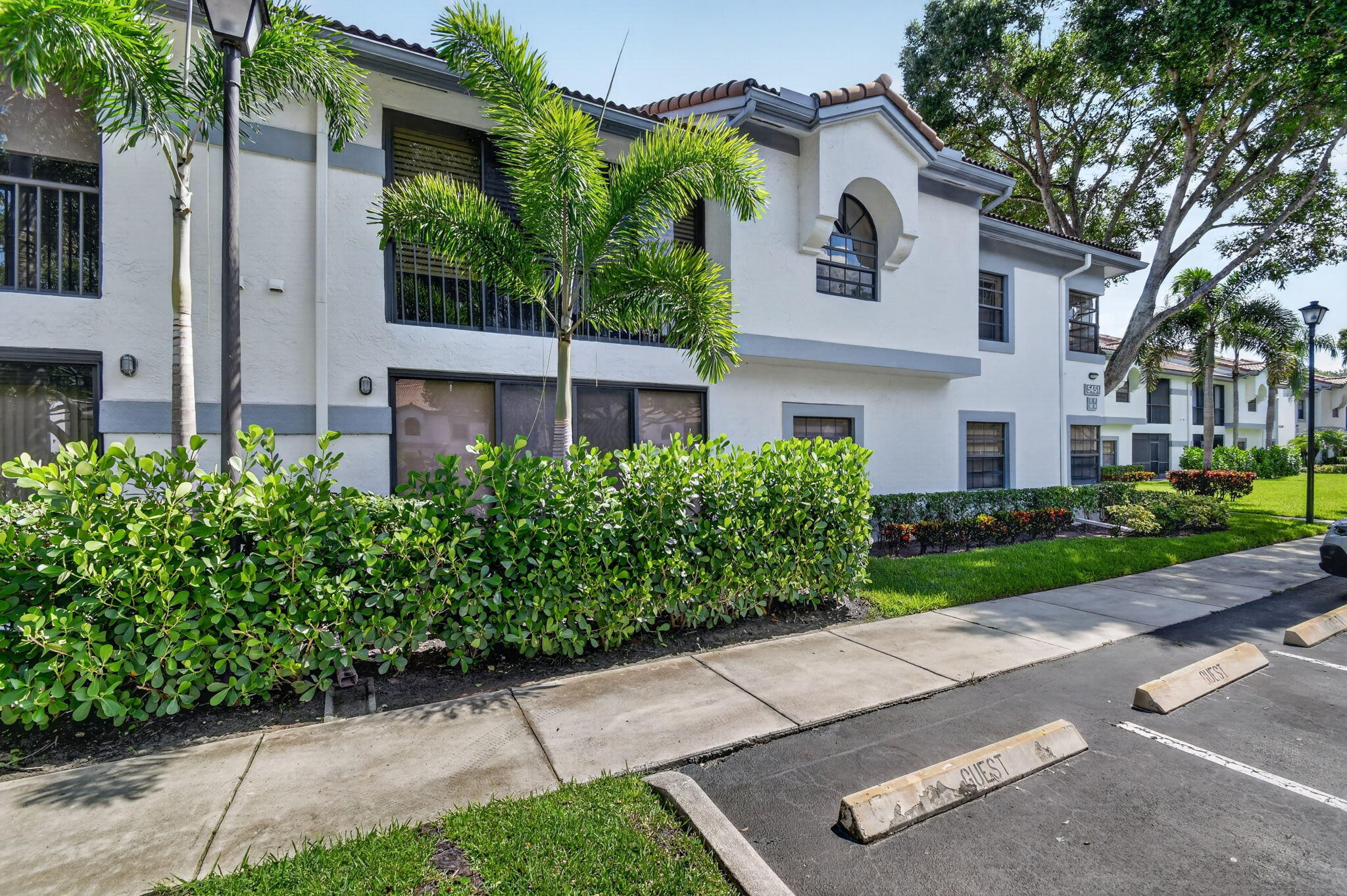 ALEXANDRA VILLAGE CONDO - Residential Lease