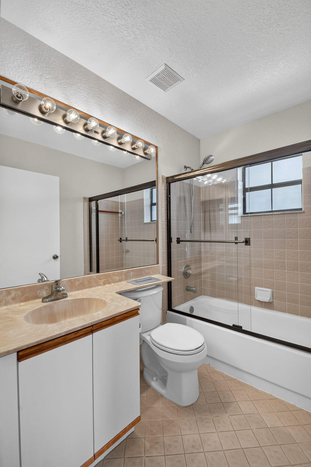 ALEXANDRA VILLAGE CONDO - Residential Lease