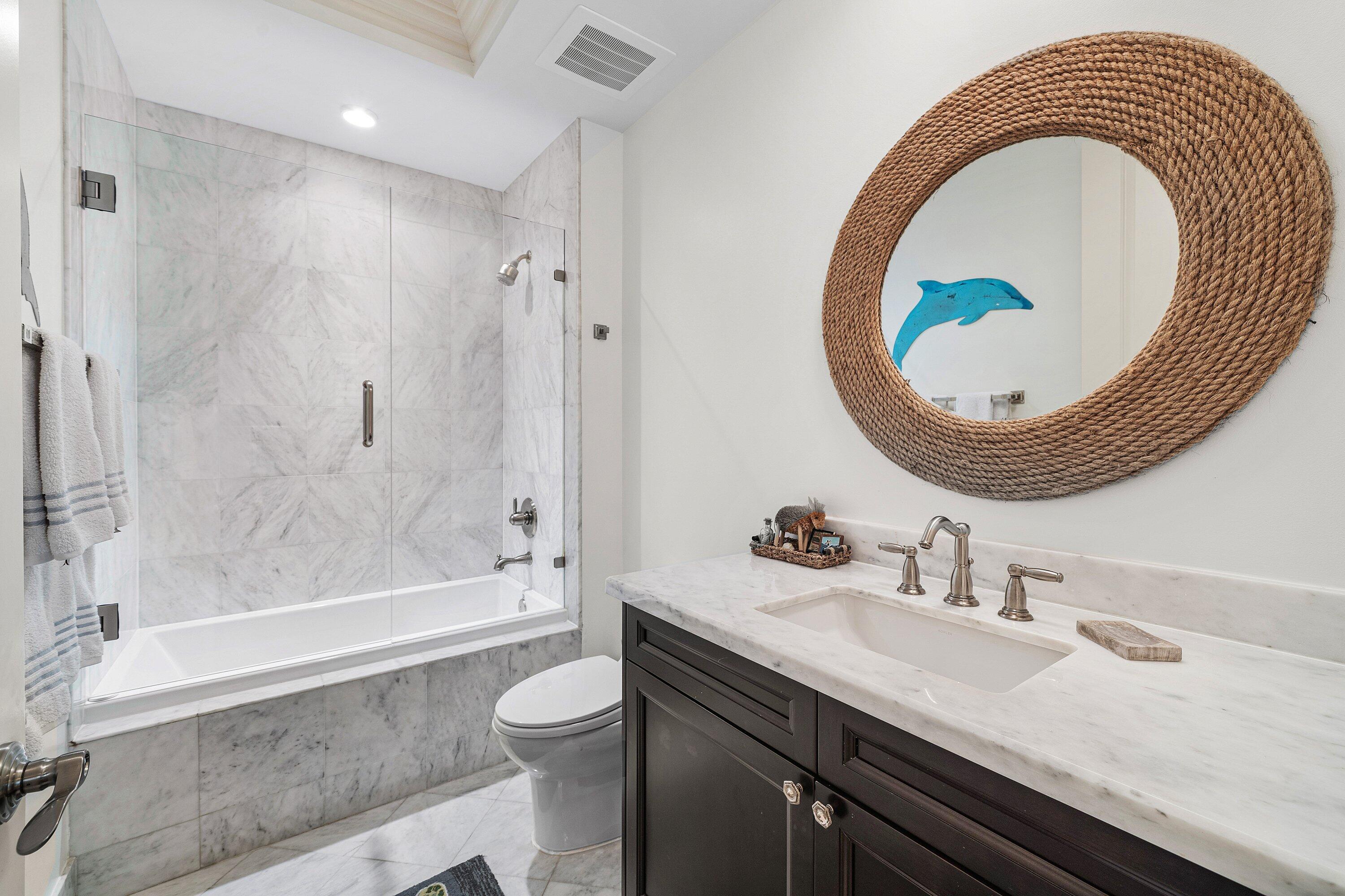 SEAGATE RESIDENCES CONDO - Residential