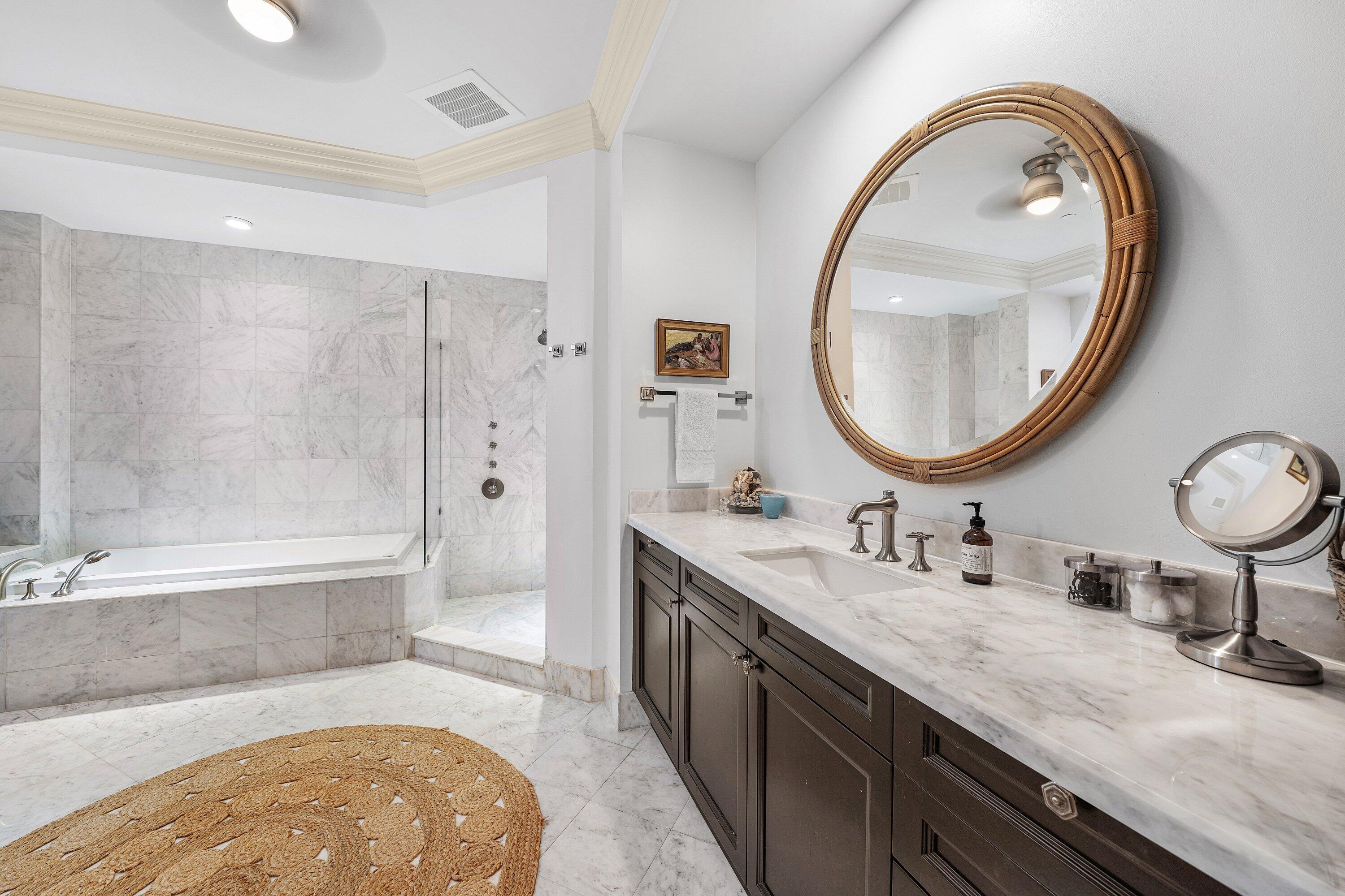 SEAGATE RESIDENCES CONDO - Residential