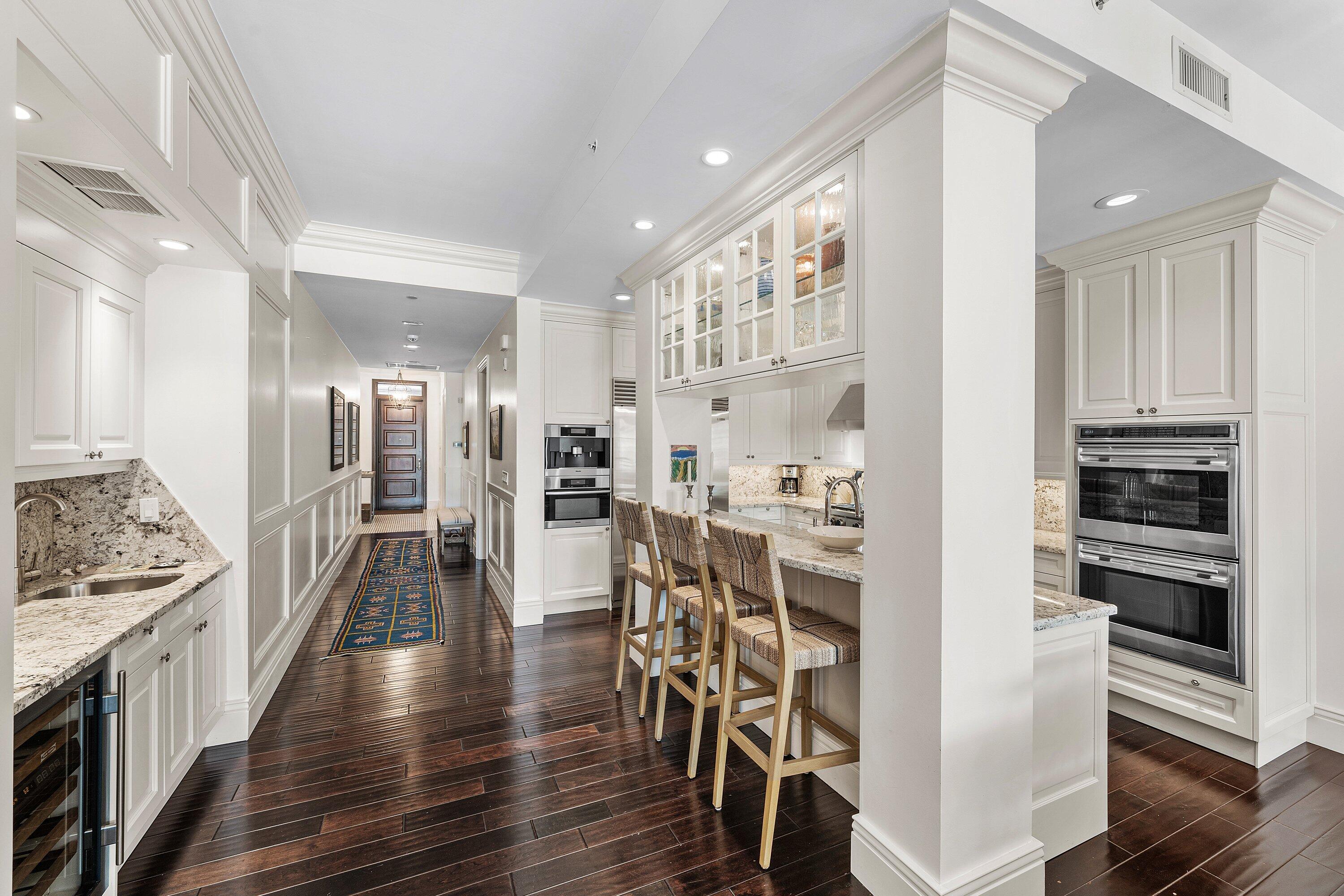 SEAGATE RESIDENCES CONDO - Residential