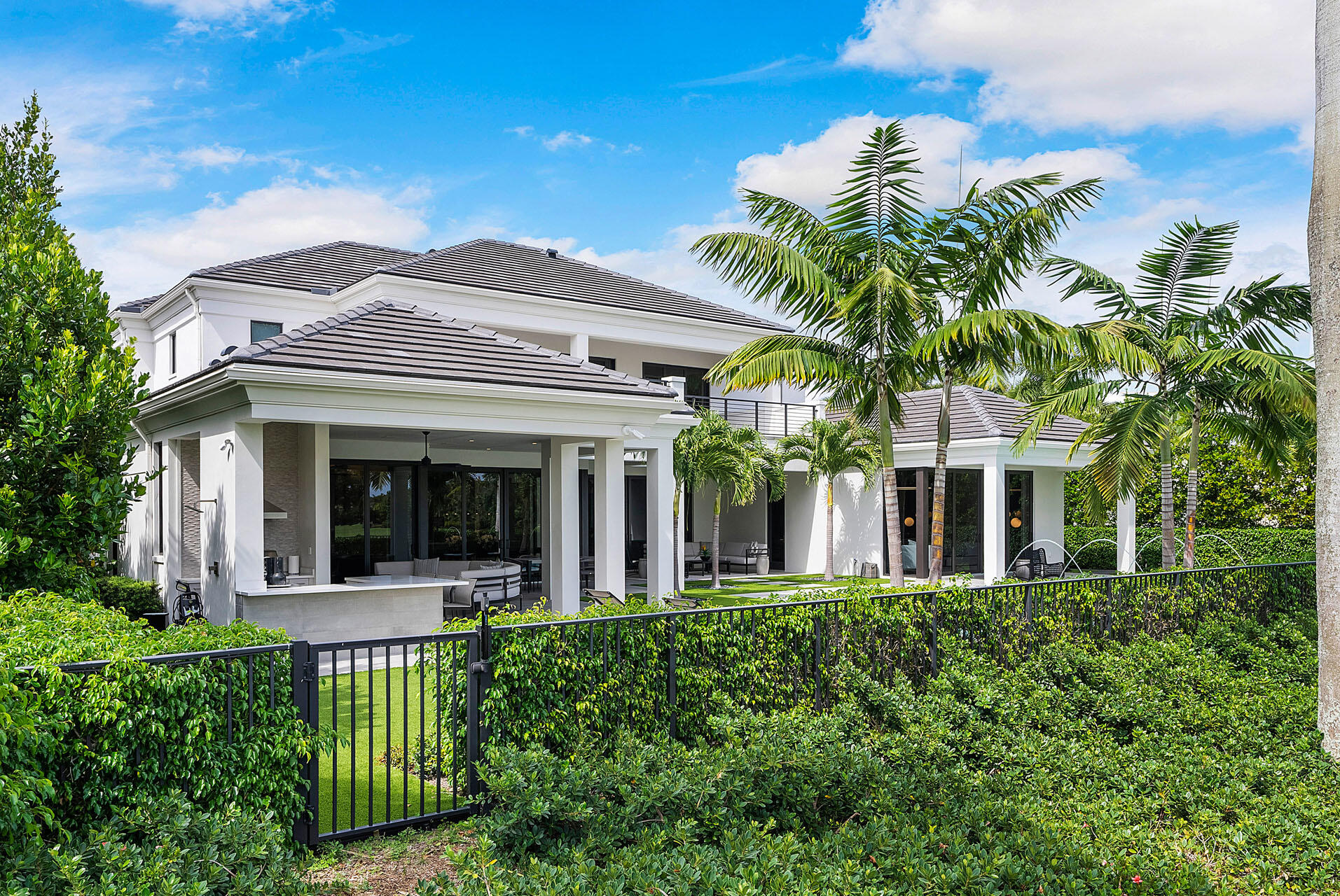 ROYAL PALM YACHT & COUNTRY CLUB - Residential