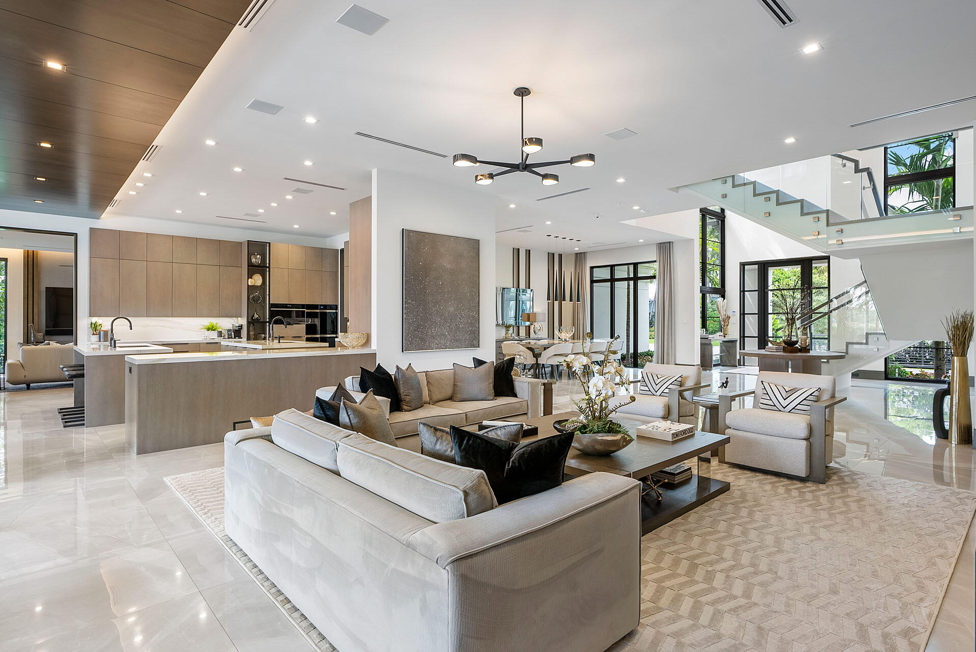 ROYAL PALM YACHT & COUNTRY CLUB - Residential