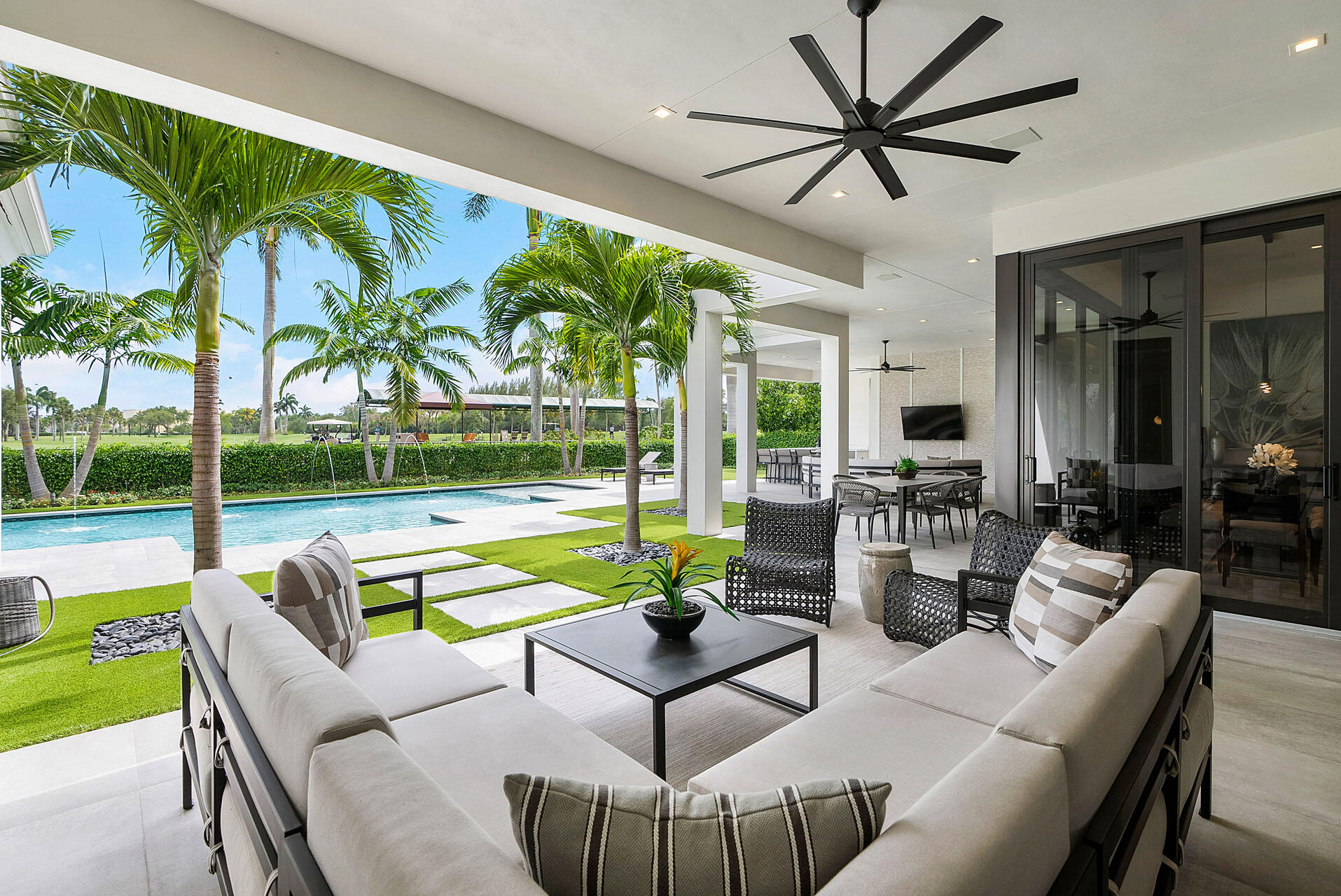ROYAL PALM YACHT & COUNTRY CLUB - Residential