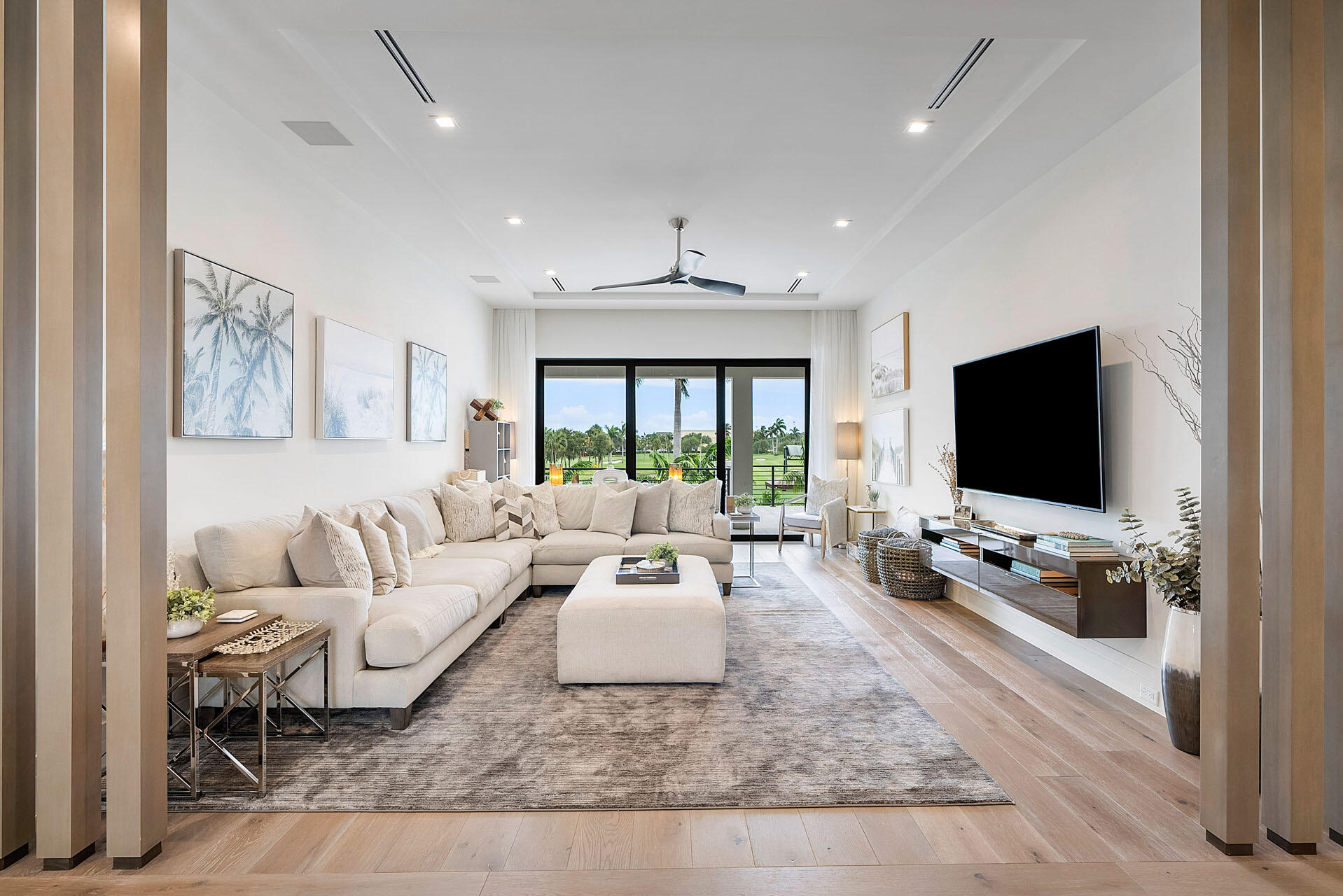 ROYAL PALM YACHT & COUNTRY CLUB - Residential