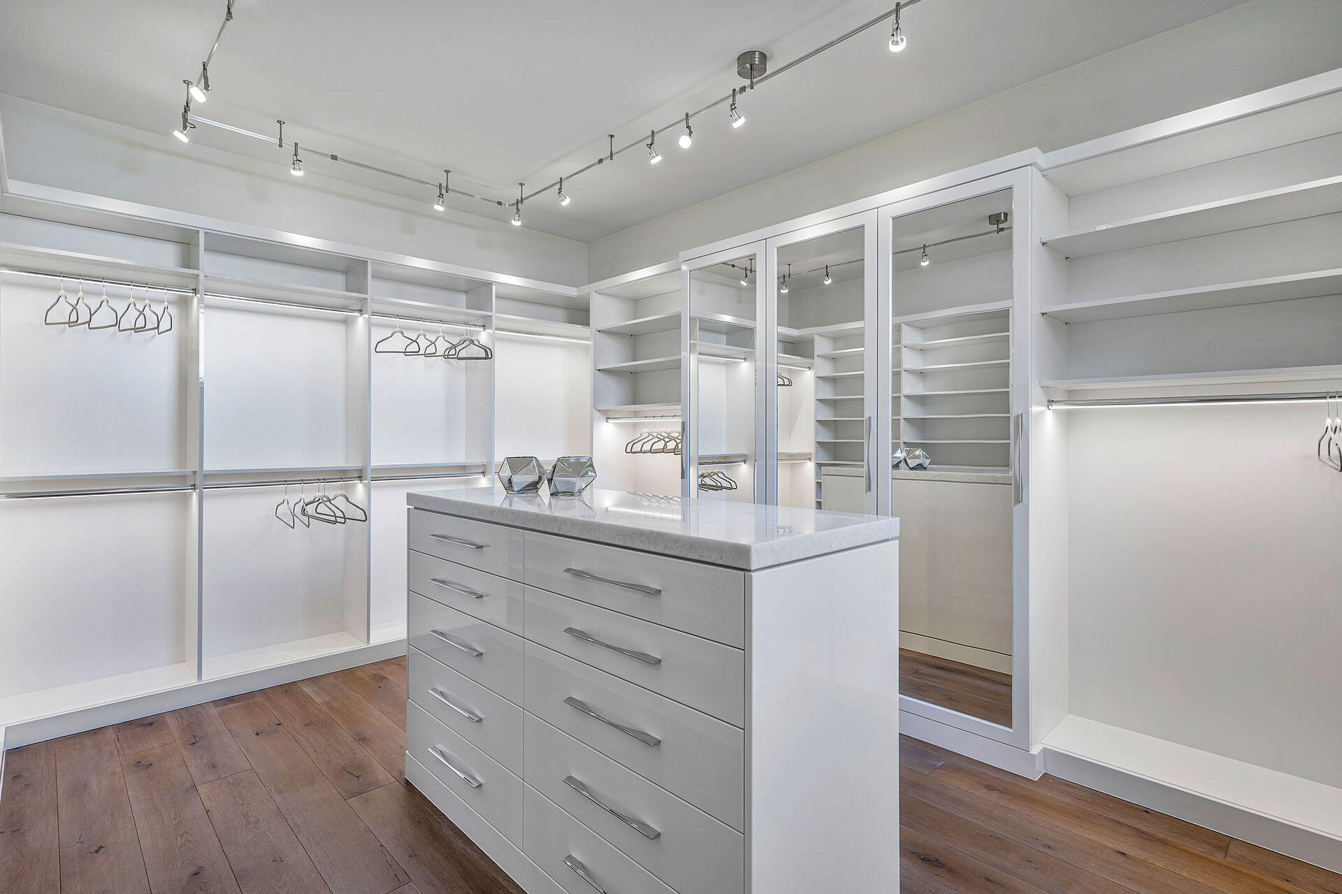ROYAL PALM YACHT & COUNTRY CLUB - Residential