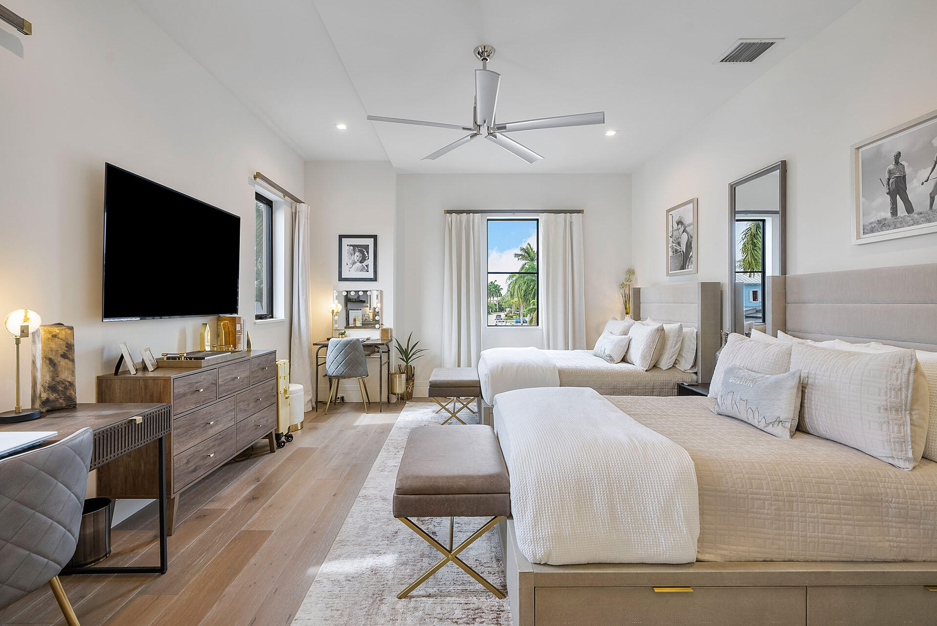 ROYAL PALM YACHT & COUNTRY CLUB - Residential