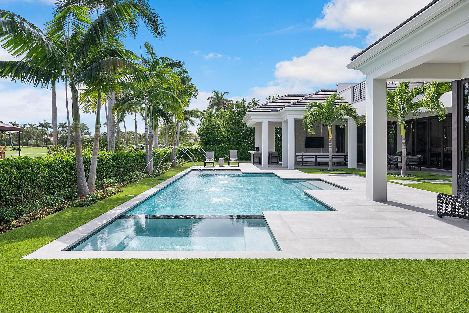 ROYAL PALM YACHT & COUNTRY CLUB - Residential