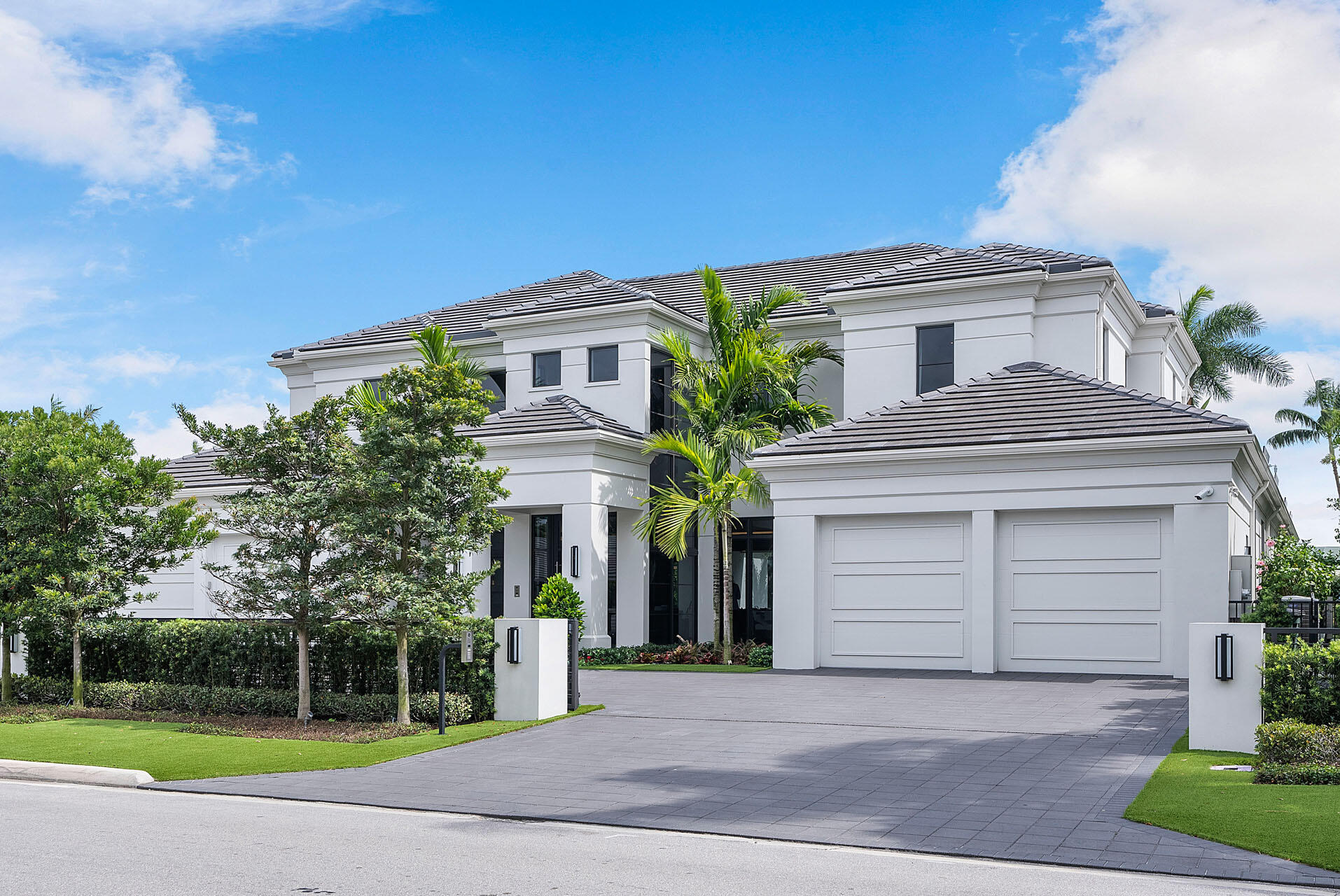 ROYAL PALM YACHT & COUNTRY CLUB - Residential