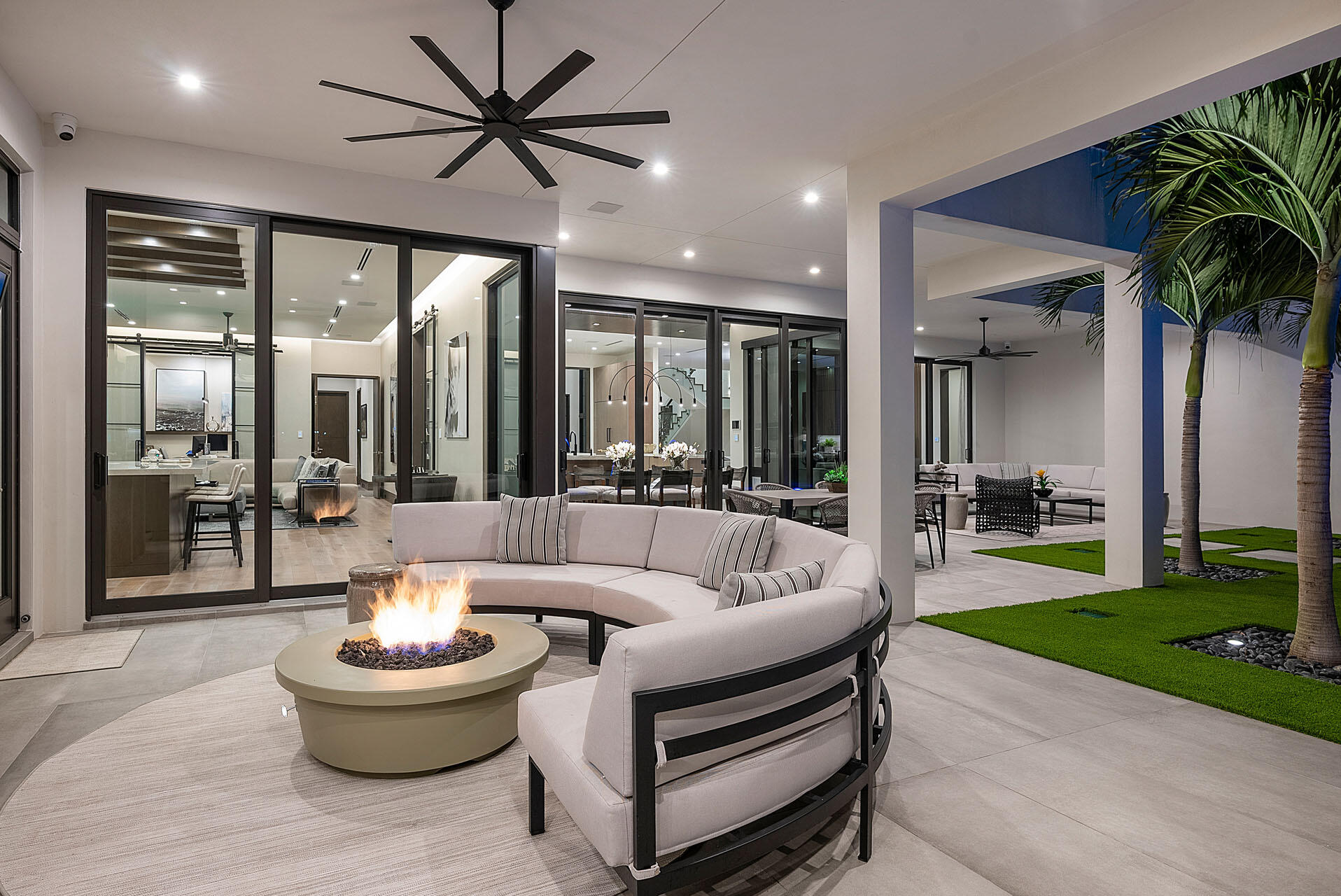 ROYAL PALM YACHT & COUNTRY CLUB - Residential