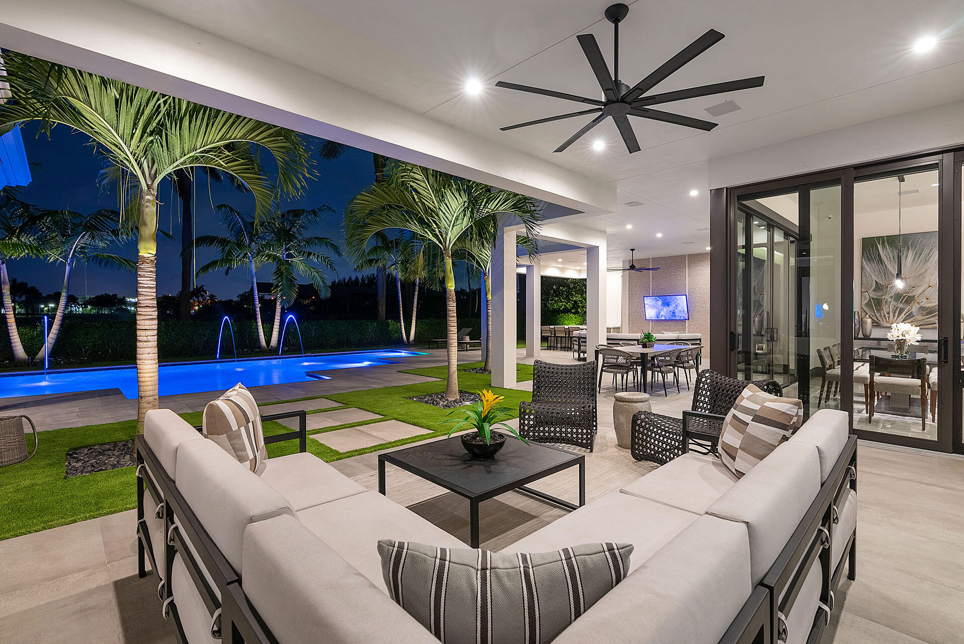 ROYAL PALM YACHT & COUNTRY CLUB - Residential
