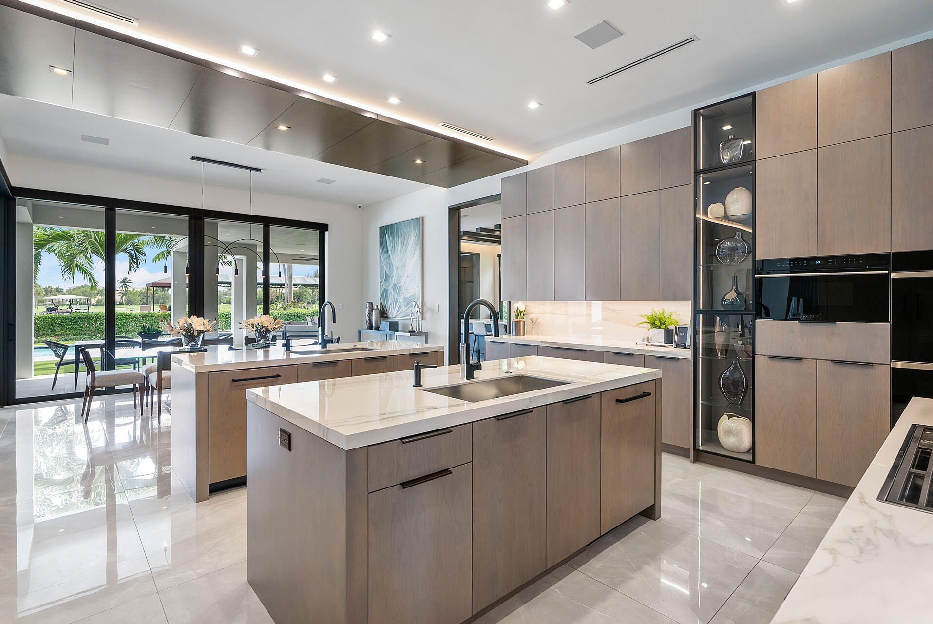 ROYAL PALM YACHT & COUNTRY CLUB - Residential