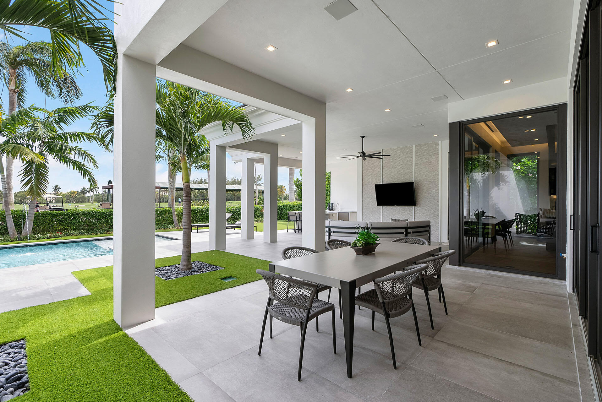 ROYAL PALM YACHT & COUNTRY CLUB - Residential