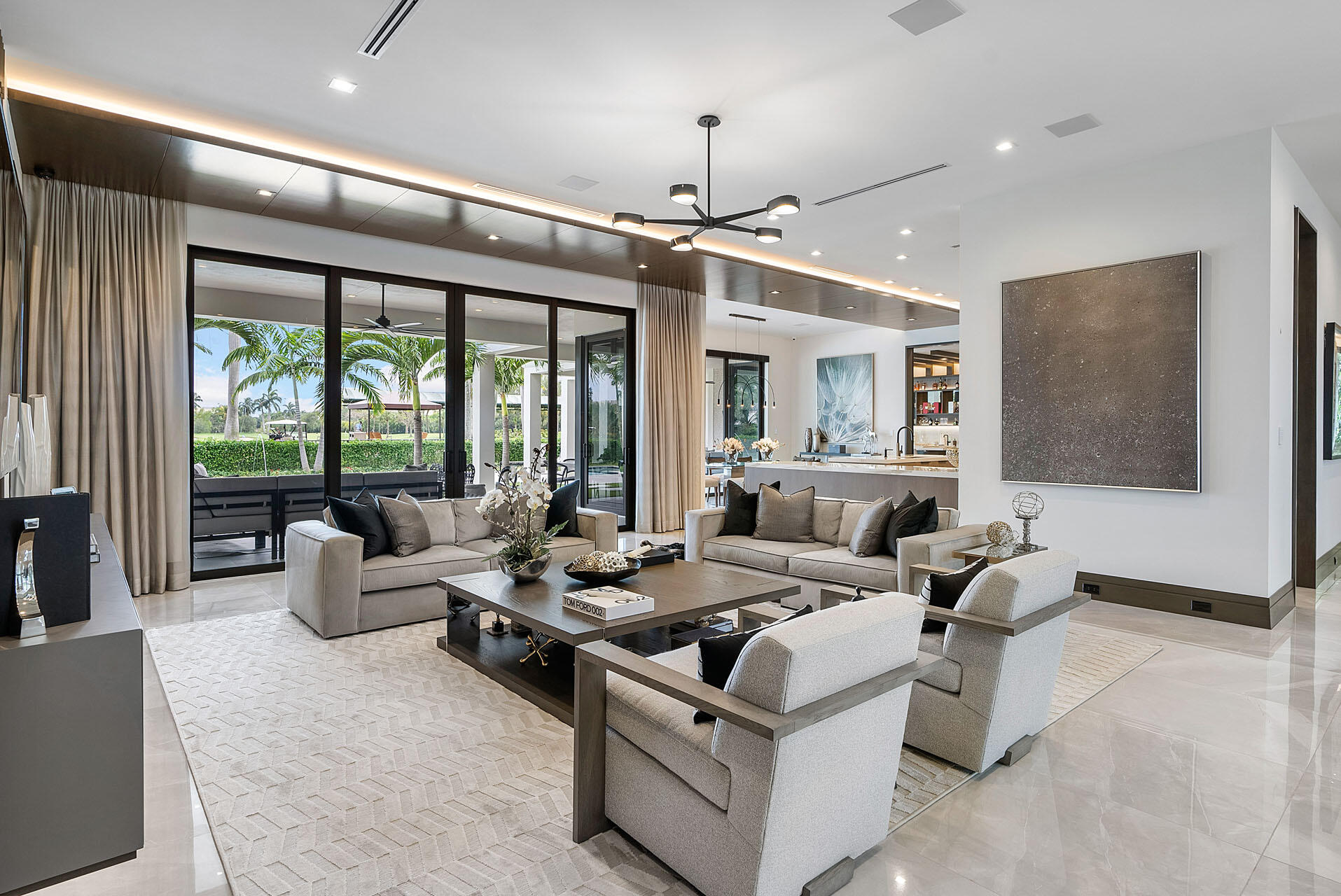 ROYAL PALM YACHT & COUNTRY CLUB - Residential